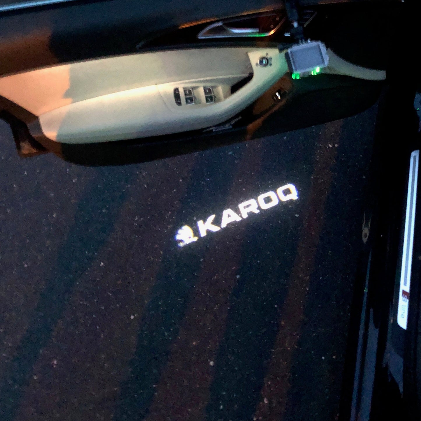 SKODA KAROQ LOGO LIGHTS Nr.114 (quantity 1 = 2 Logo Film / 2 door lights)