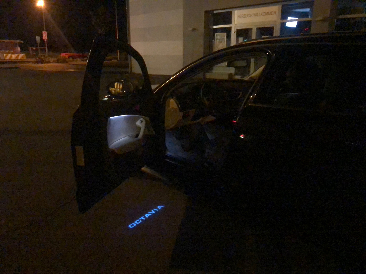 SKODA OCTAVIA LOGO PROJECTOT LIGHTS Nr.86 (quantity 1 = 2 Logo Film / 2 door lights)