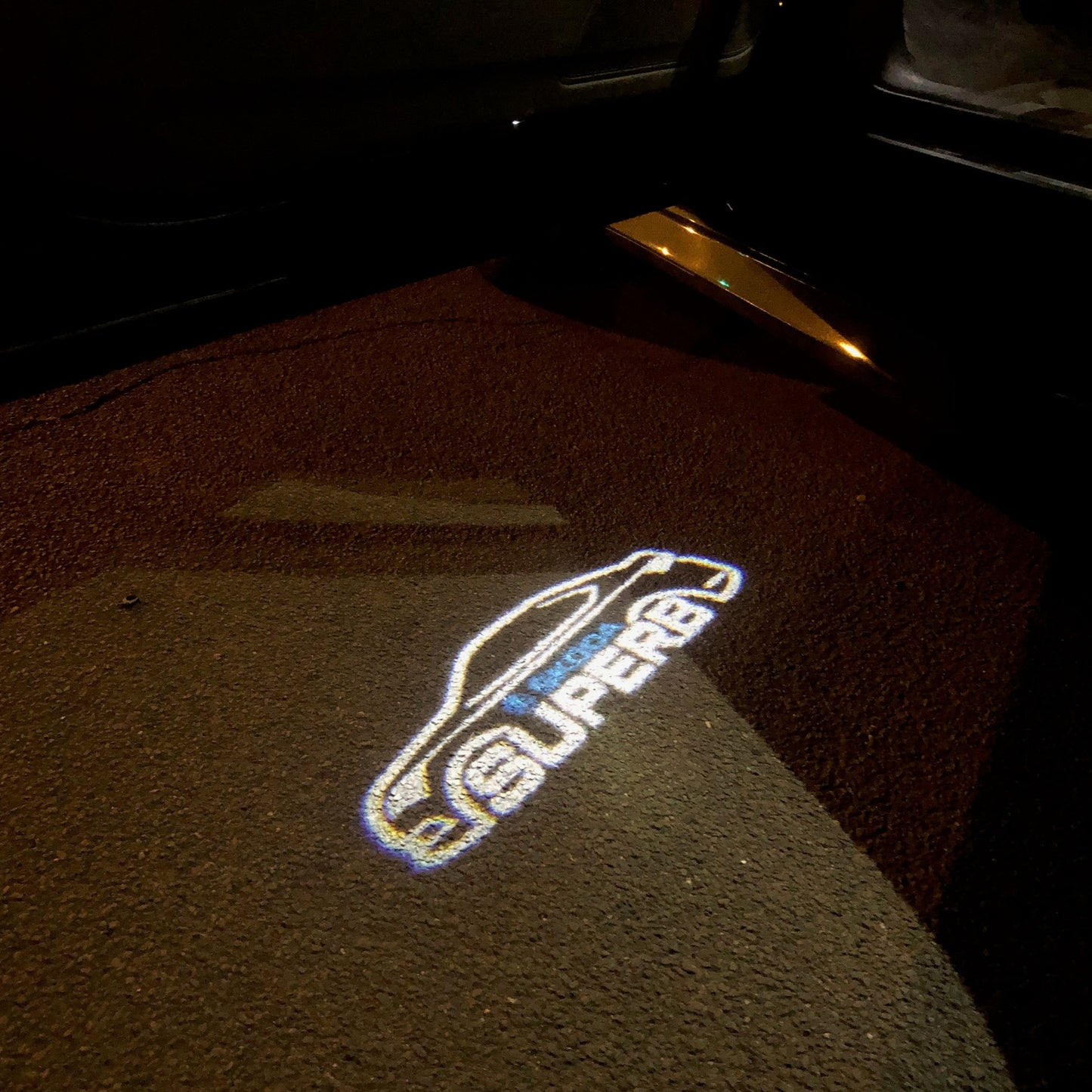 SKODA SUPERB LOGO PROJECTOT LIGHTS Nr.69 (quantity 1 = 2 Logo Film / 2 door lights)