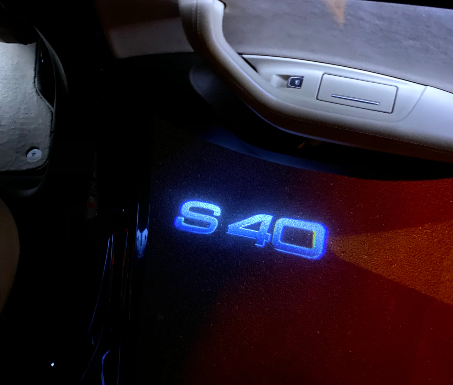 Volvo S 40 LOGO PROJECROTR LIGHTS Nr.108 (quantity 1 = 2 Logo Film / 2 door lights)