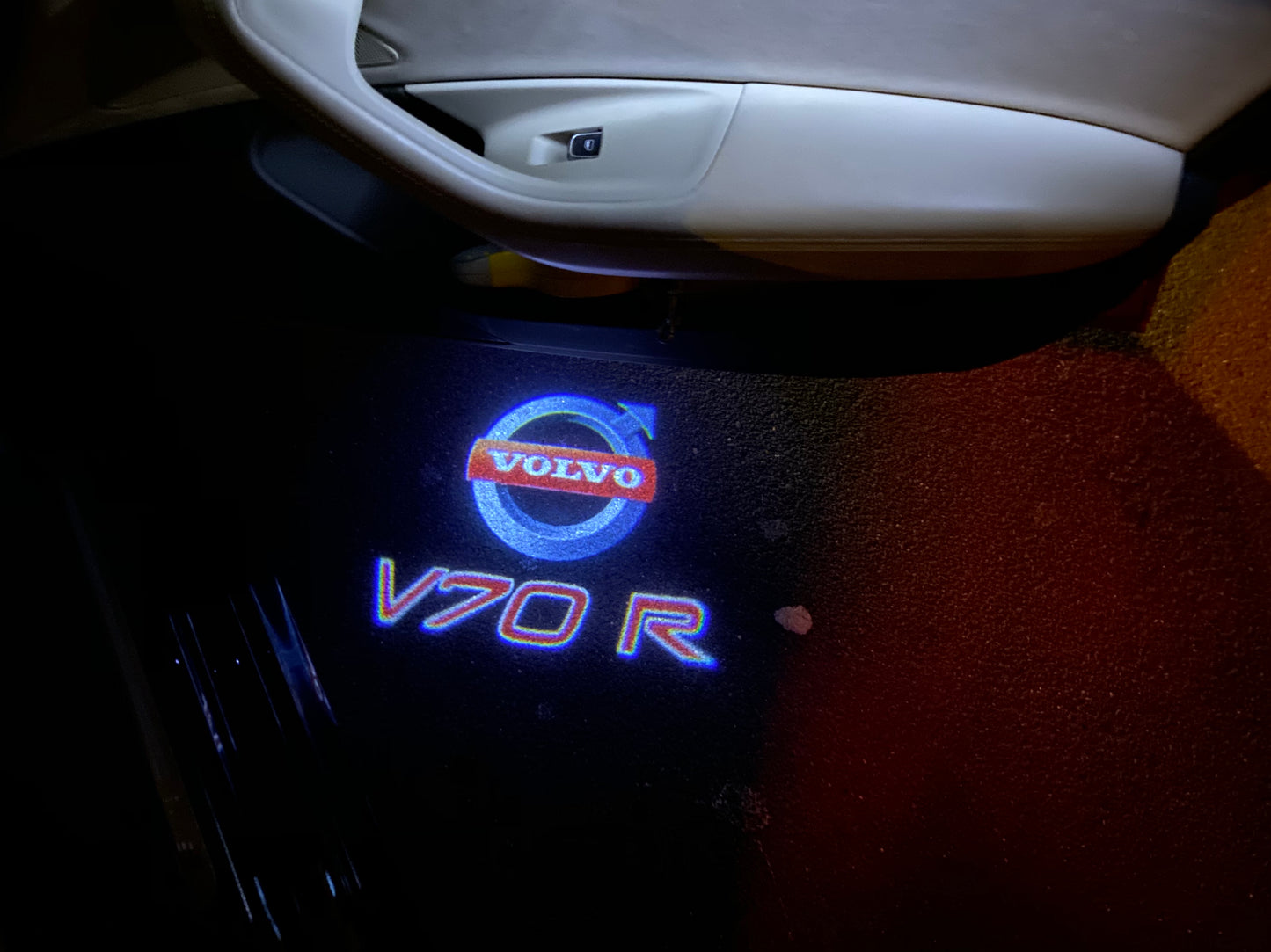 Volvo V70 R LOGO PROJECROTR LIGHTS Nr.20 (quantity 1 = 2 Logo Film / 2 door lights)