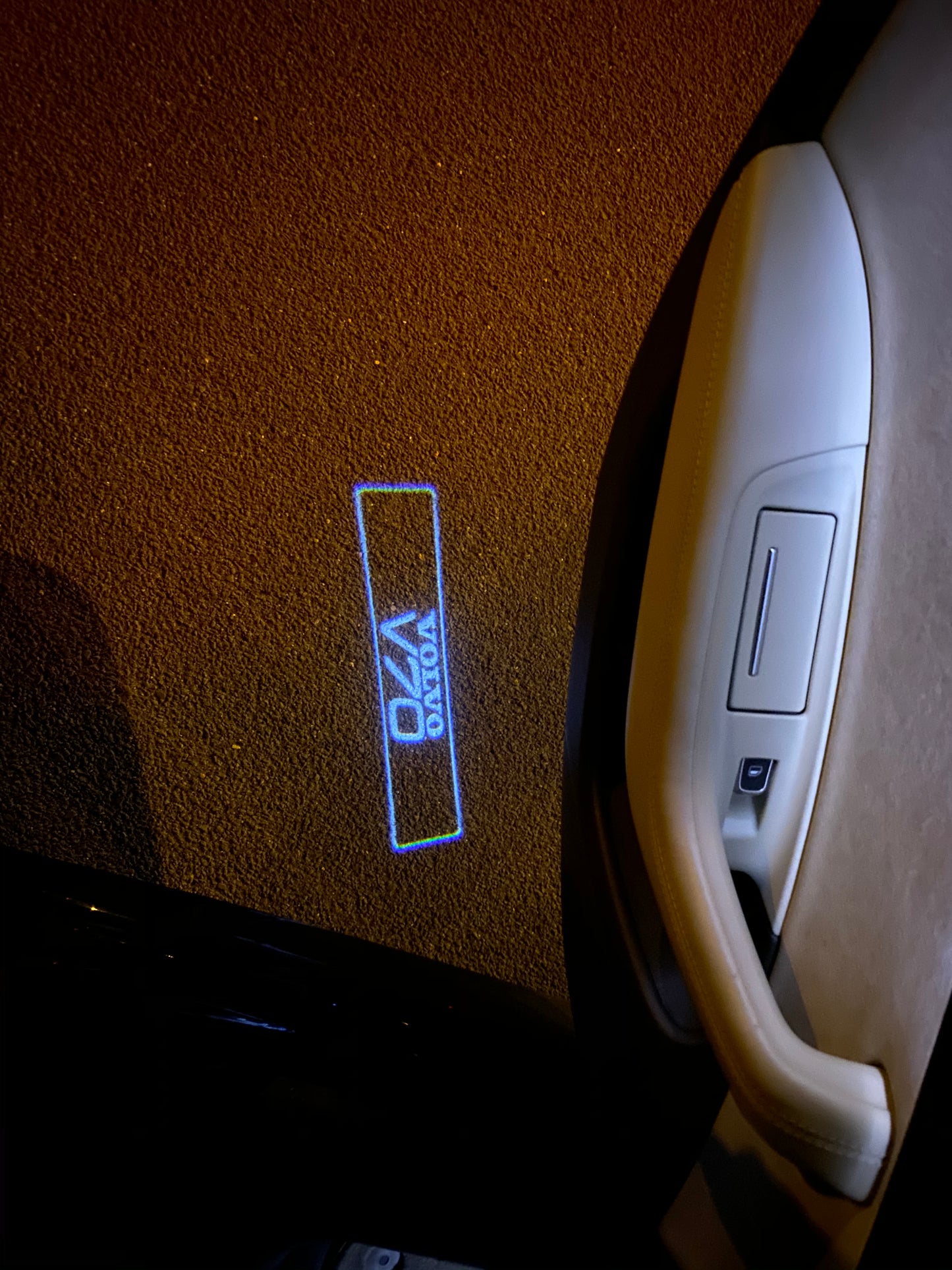 Volvo V 70 LOGO PROJECROTR LIGHTS Nr.38 (quantity 1 = 2 Logo Film / 2 door lights)