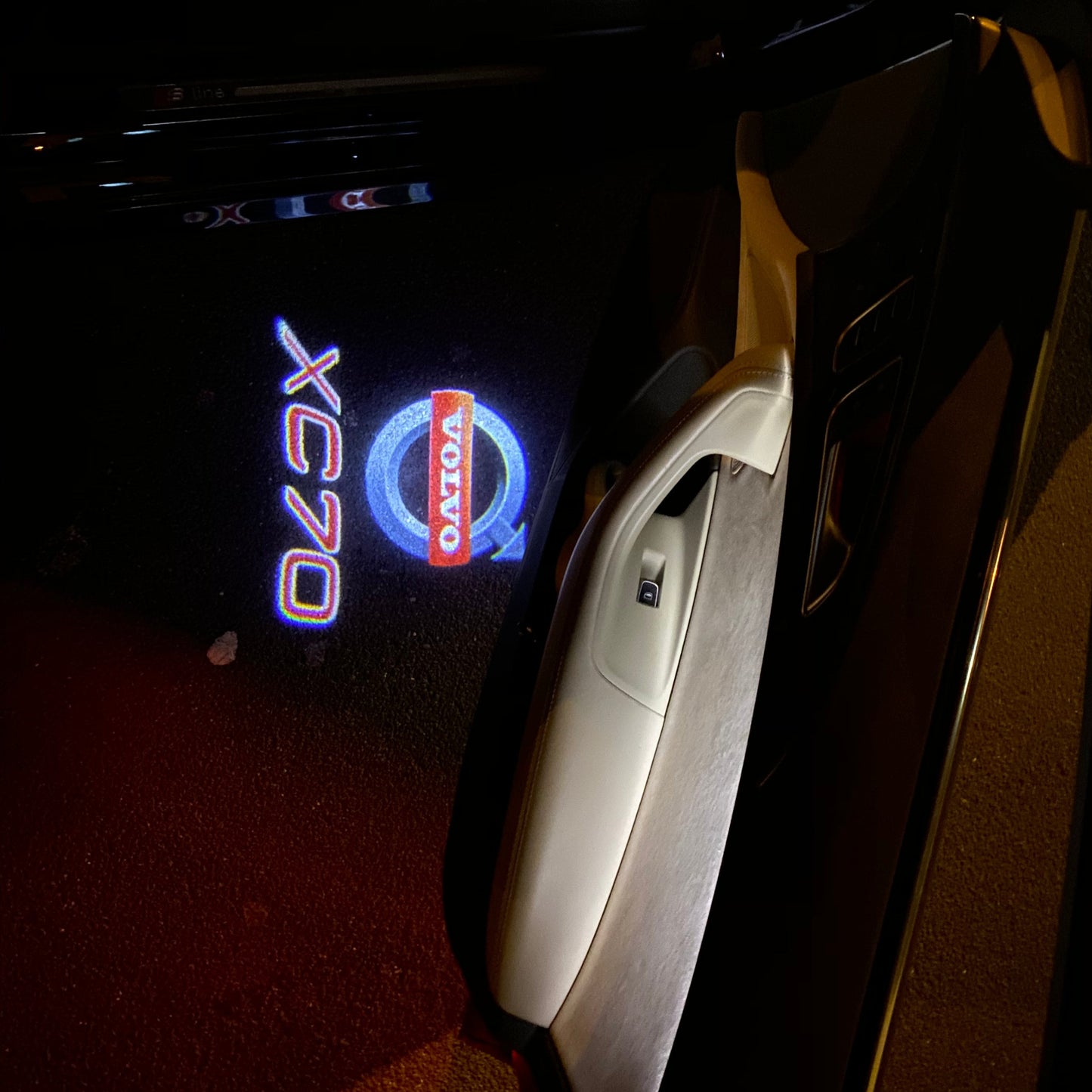 Volvo XC70 LOGO PROJECROTR LIGHTS Nr.17 (quantity 1 = 2 Logo Film / 2 door lights)