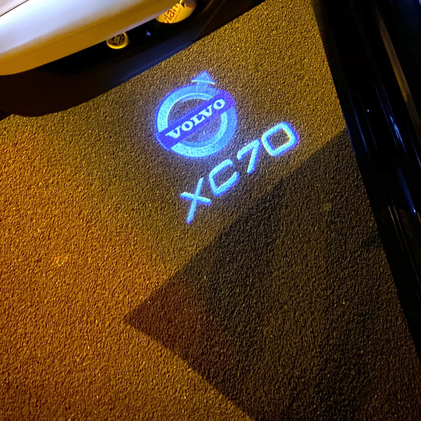 Volvo XC70 LOGO PROJECROTR LIGHTS Nr.18 (quantity 1 = 2 Logo Film / 2 door lights)