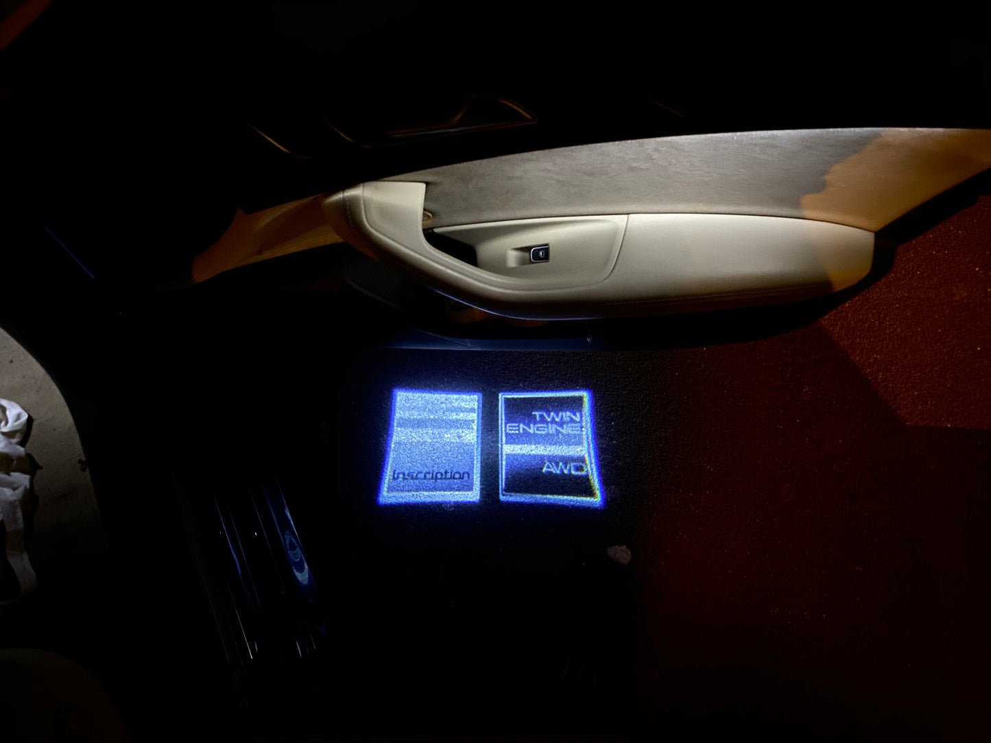 Volvo INSCRIPTION LOGO PROJECROTR LIGHTS Nr.84 (quantity 1 = 2 Logo Film / 2 door lights)