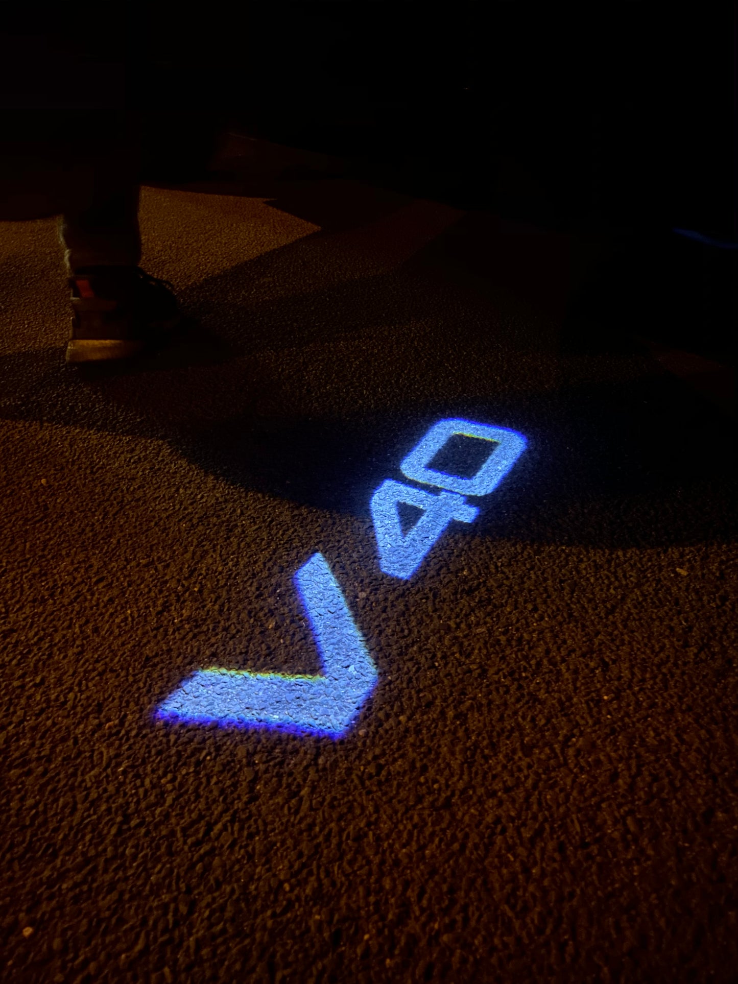Volvo V40 LOGO PROJECROTR LIGHTS Nr.114 (quantity 1 = 2 Logo Film / 2 door lights)