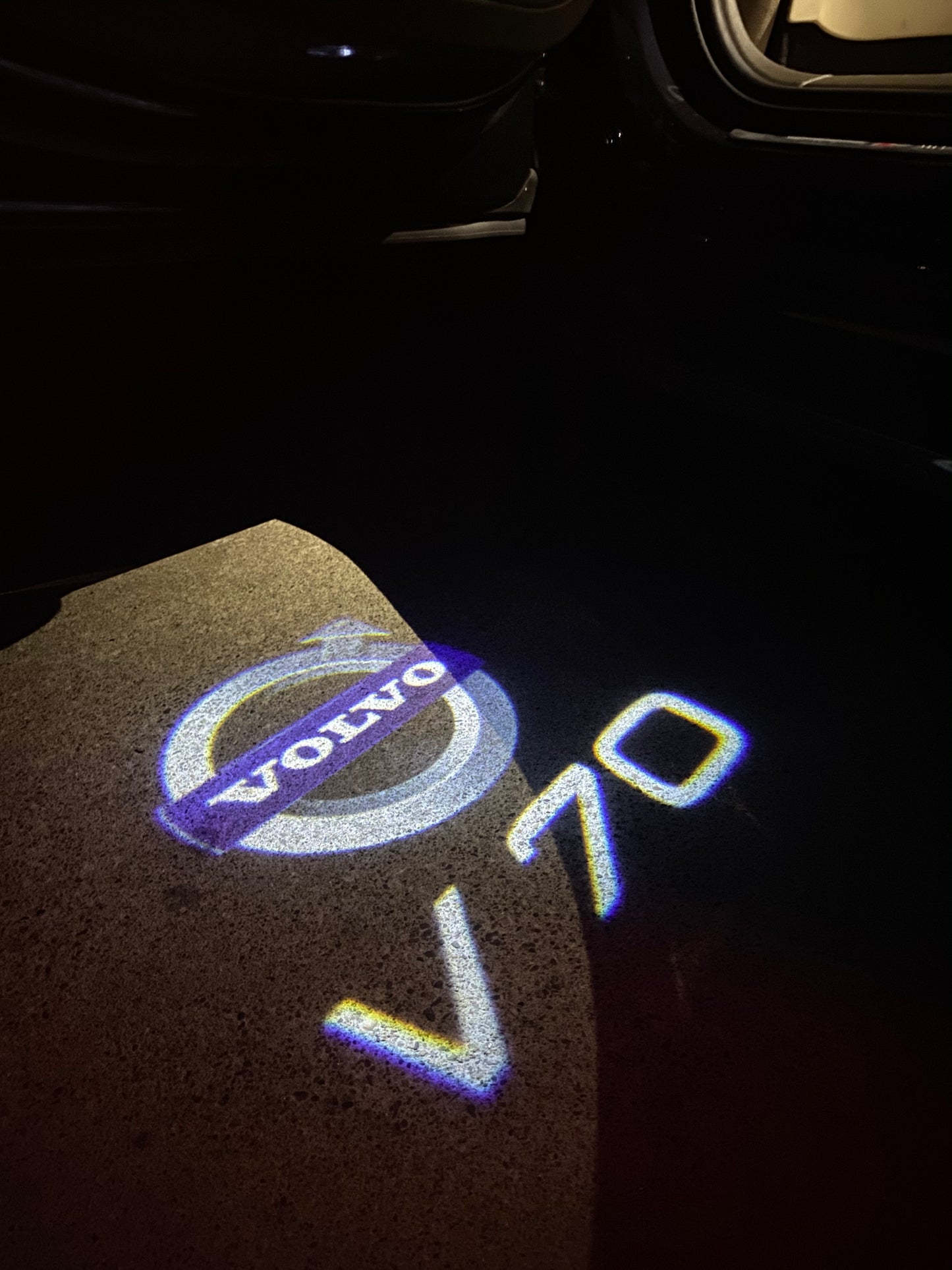 Volvo V 70 LOGO PROJECROTR LIGHTS Nr.23 (quantity 1 = 2 Logo Film / 2 door lights)
