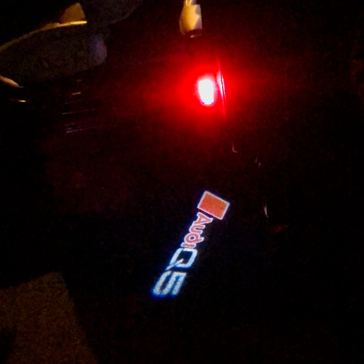 AUDI Q5 LOGO PROJECTOT LIGHTS Nr.81 (quantity 1 = 2 Logo Films /2 door lights)