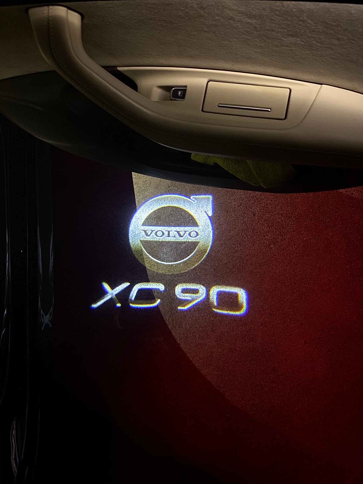 Volvo XC90 LOGO PROJECROTR LIGHTS Nr.123 (quantity 1 = 2 Logo Film / 2 door lights)