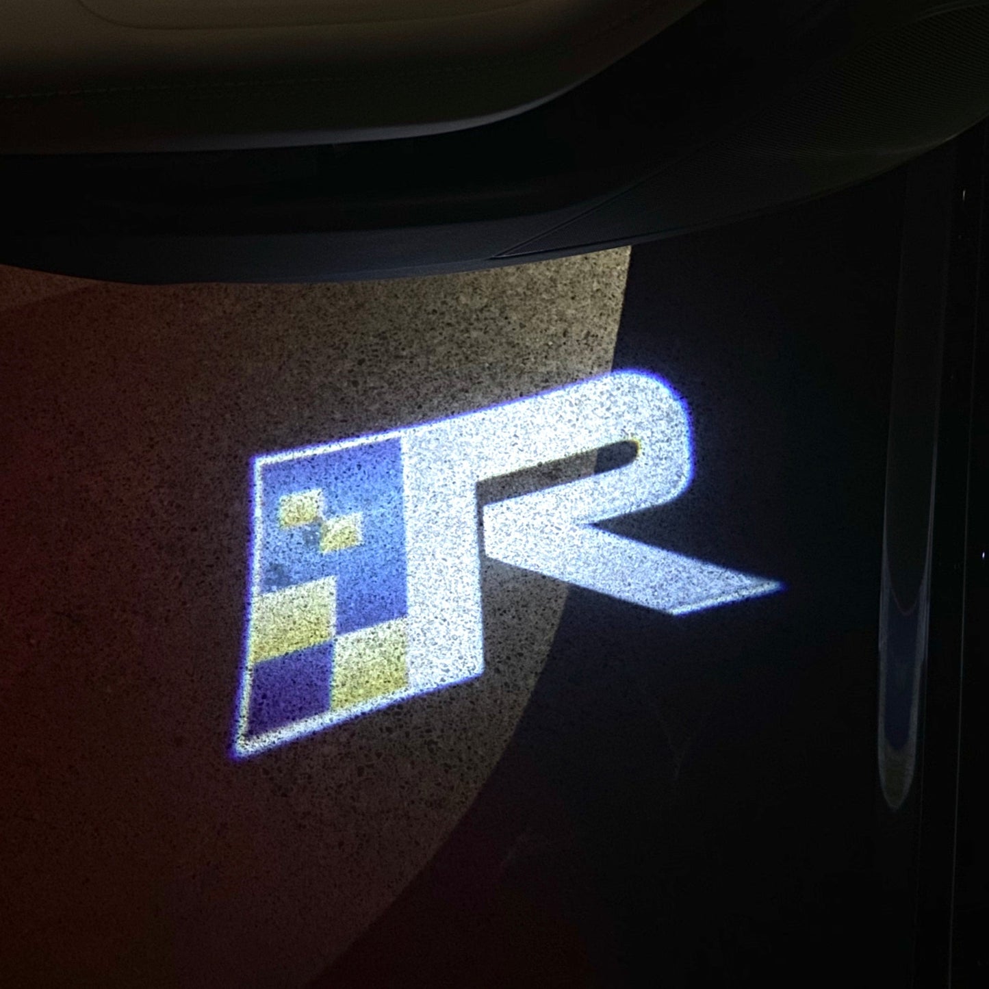 Volvo R LOGO PROJECROTR LIGHTS Nr.111 (quantity 1 = 2 Logo Film / 2 door lights)