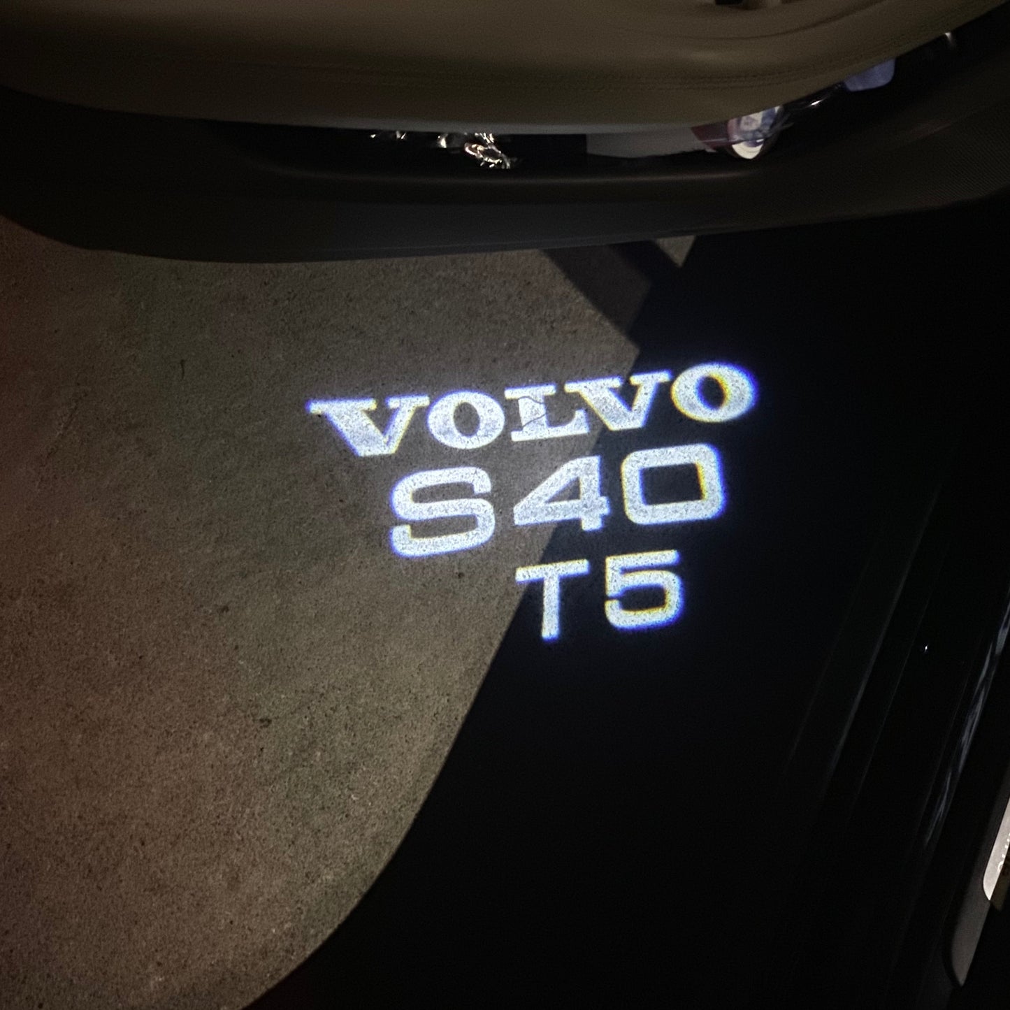 Volvo S 40 LOGO PROJECROTR LIGHTS Nr.115 (quantity 1 = 2 Logo Film / 2 door lights)