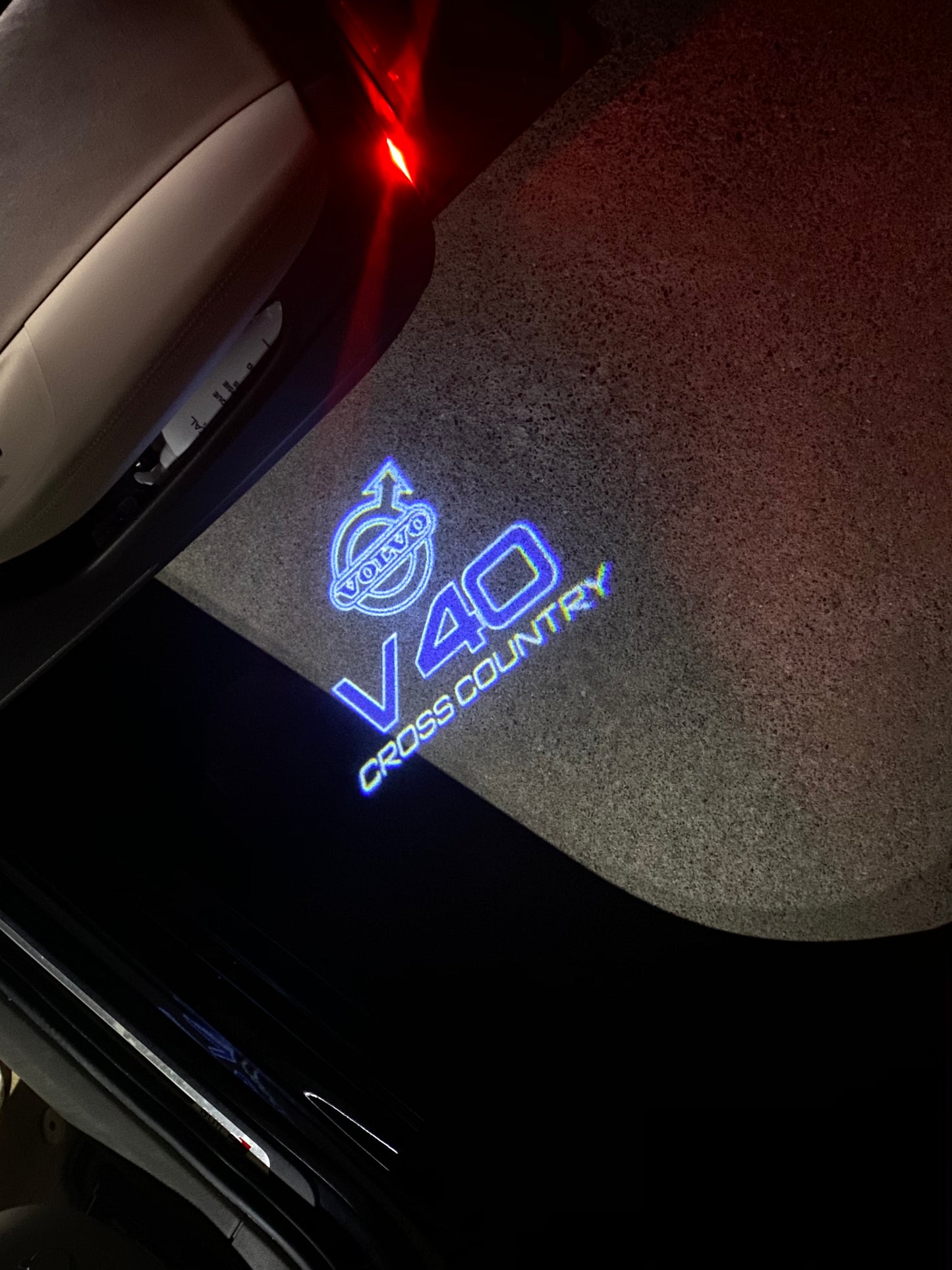 Volvo V 40 LOGO PROJECROTR LIGHTS Nr.101 (quantity 1 = 2 Logo Film / 2 door lights)