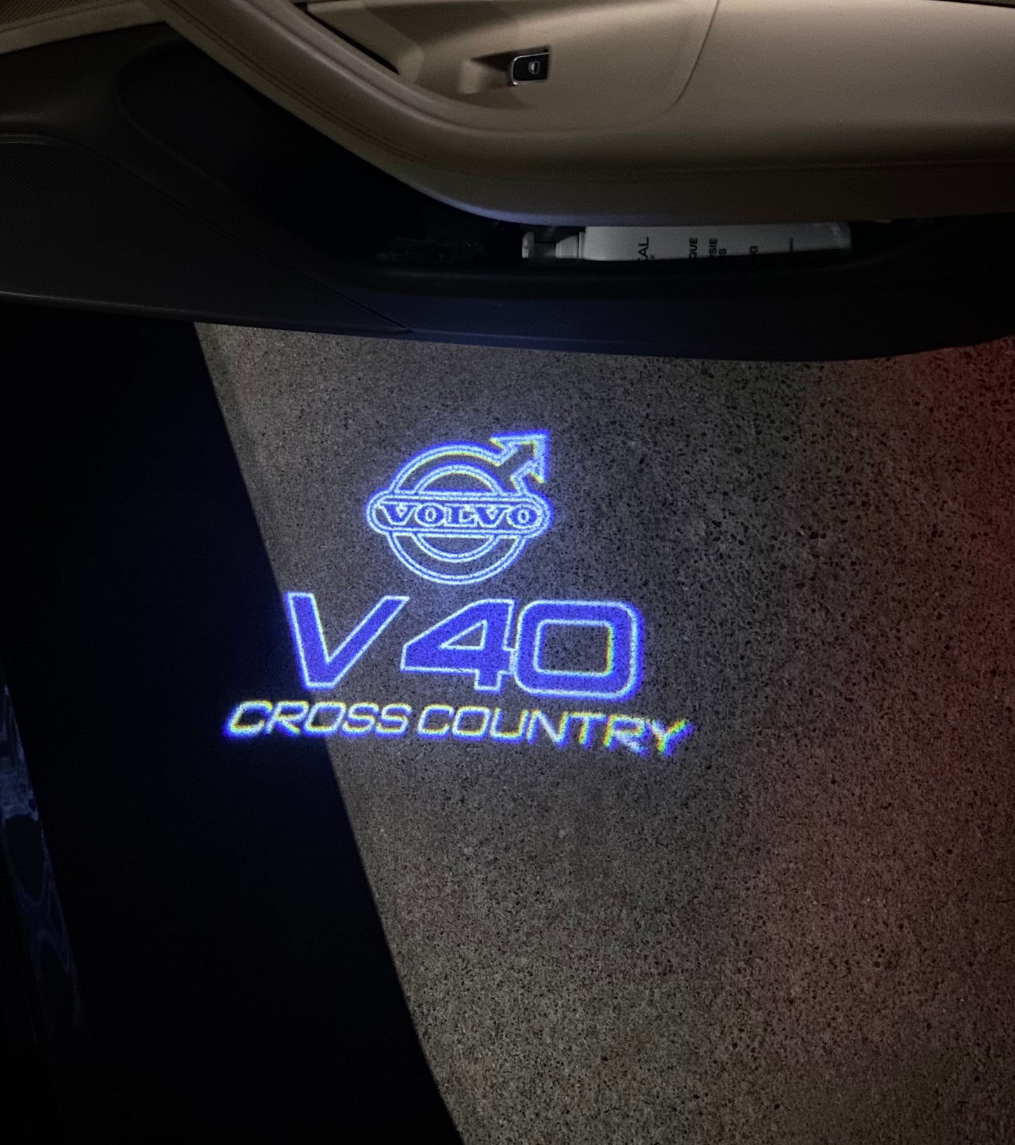 Volvo V 40 LOGO PROJECROTR LIGHTS Nr.101 (quantity 1 = 2 Logo Film / 2 door lights)