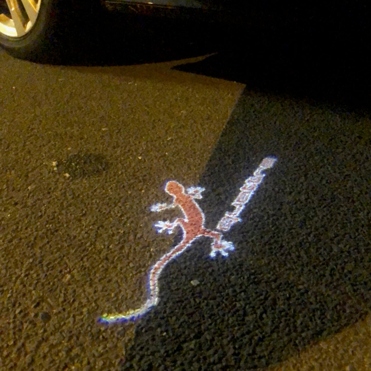 AUDI QUATTRO GECKO LOGO PROJECTOT LIGHTS Nr.61 (quantity 1 = 2 Logo Films /2 door lights)