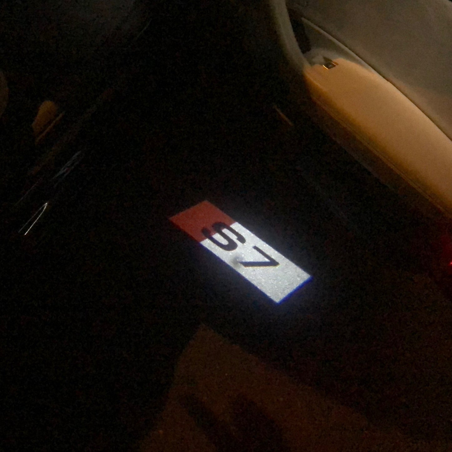 AUDI S7 LOGO PROJECTOT LIGHTS Nr.134 (quantity 1 = 2 Logo Films /2 door lights)