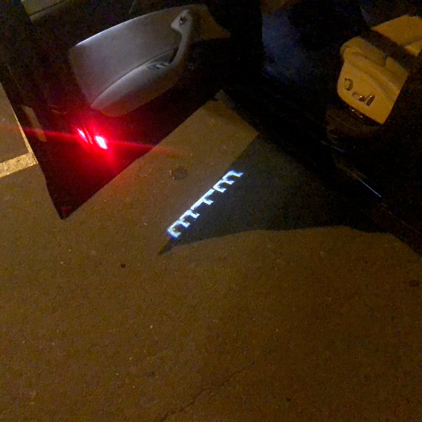 AUDI MTM LOGO PROJECTOT LIGHTS Nr.84 (quantity 1 = 2 Logo Films /2 door lights)