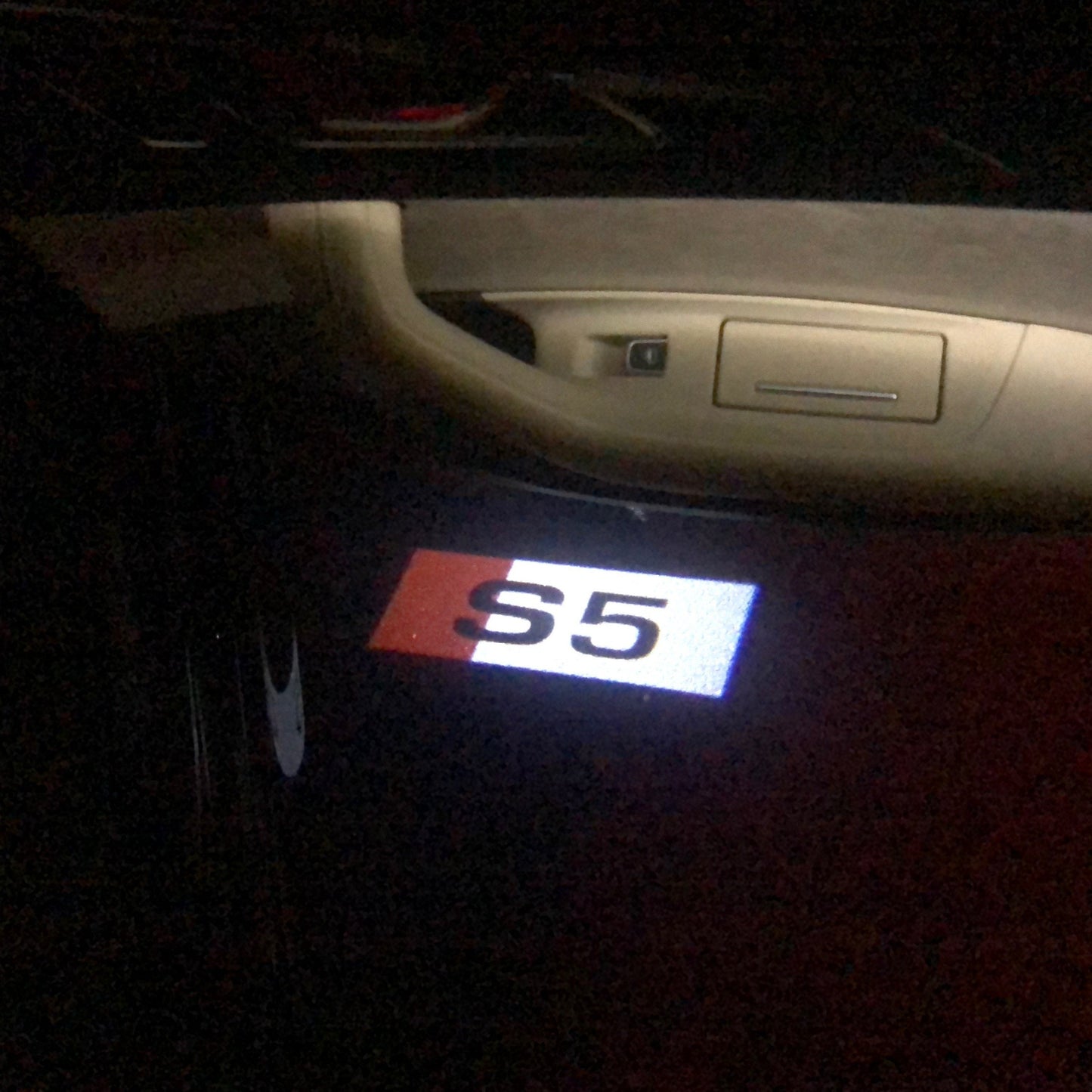 AUDI S5 LOGO PROJECTOT LIGHTS Nr.132 (quantity 1 = 2 Logo Films /2 door lights)