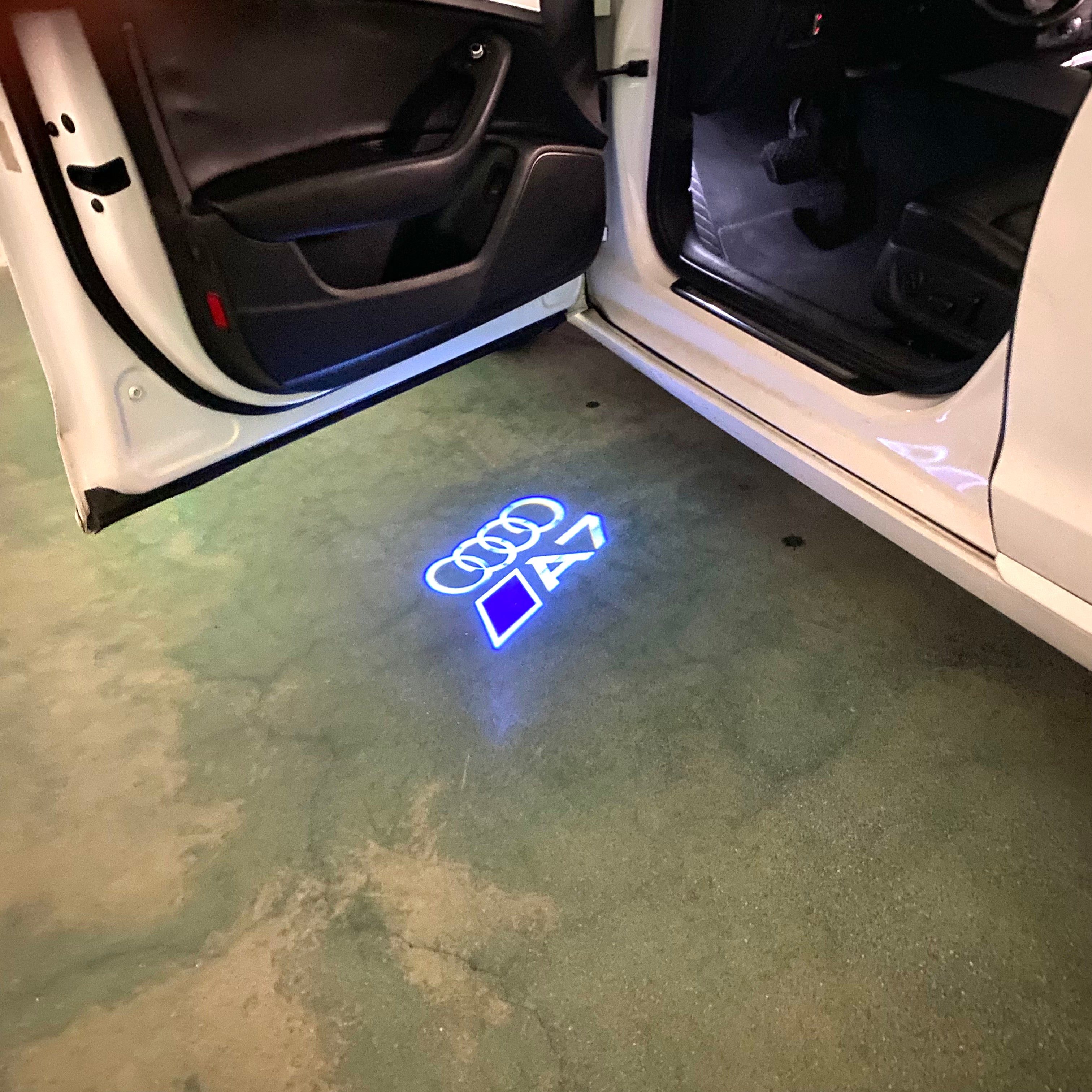 AUDI  A7 LOGO PROJECTOT LIGHTS Nr.12B11  (quantity 1 = 2 Logo Films /2 door lights）