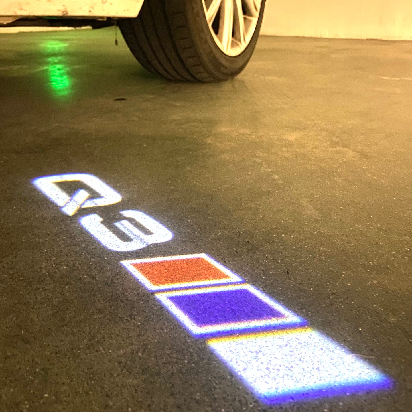 AUDI Q3 LOGO PROJECTOT LIGHTS  (quantity 1 = 2 Logo Films /2 door lights）Nr.12B41