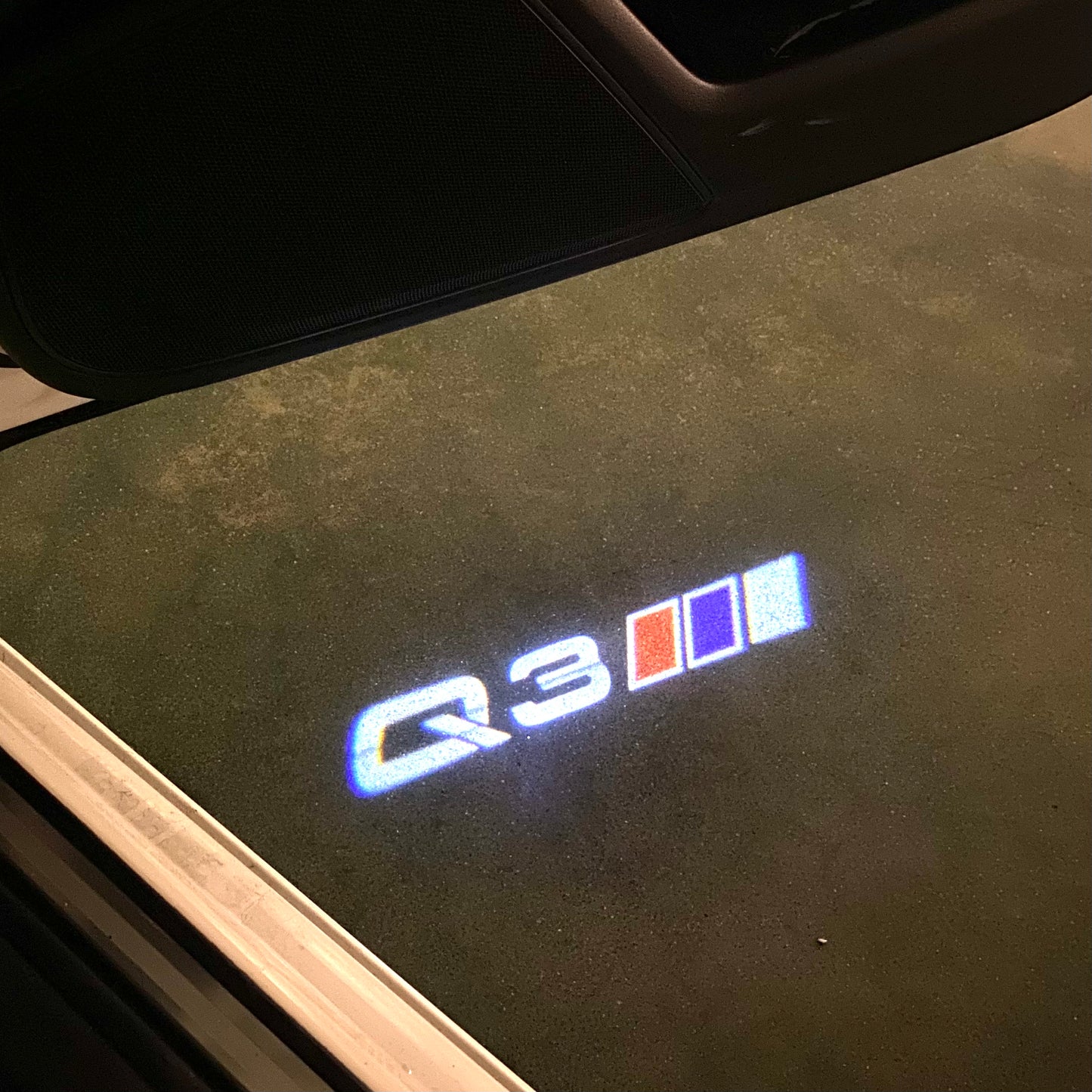 AUDI Q3 LOGO PROJECTOT LIGHTS  (quantity 1 = 2 Logo Films /2 door lights）Nr.12B41