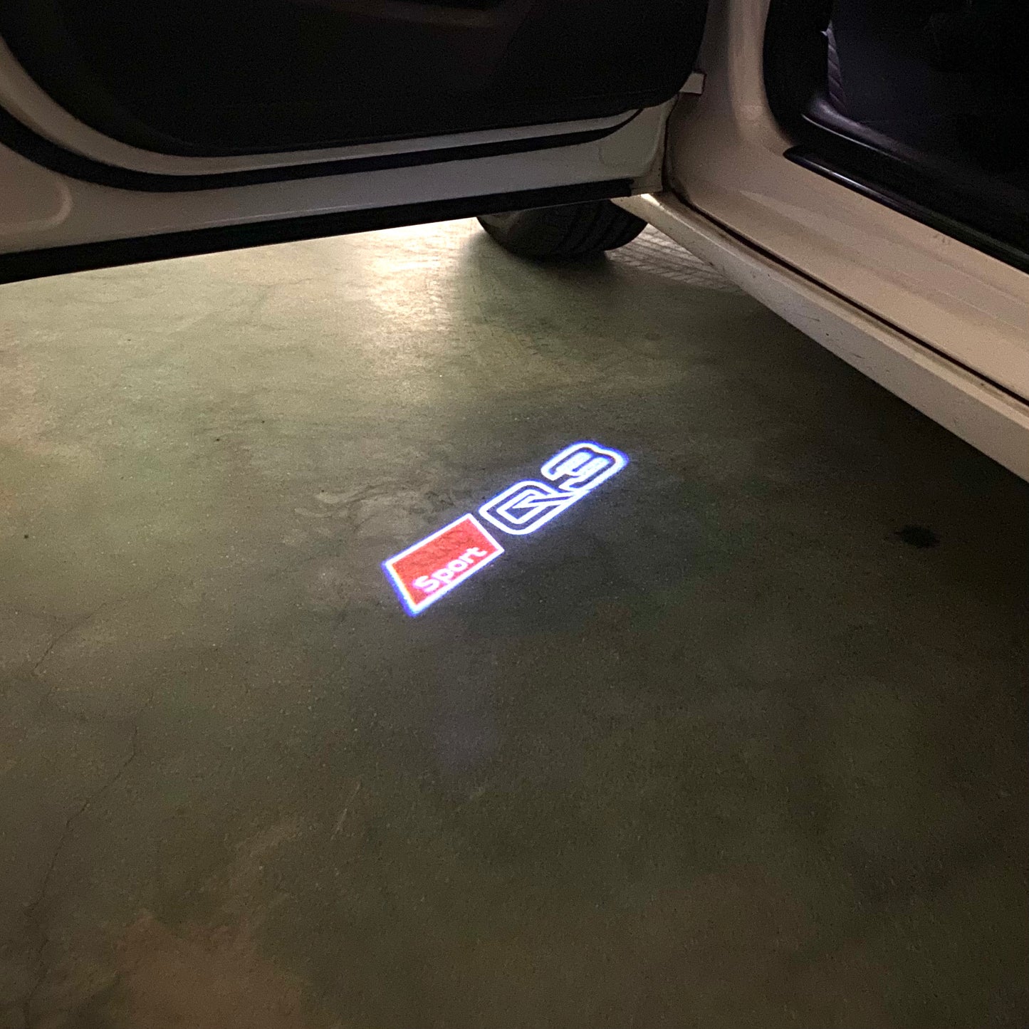 AUDI Q3 LOGO PROJECTOT LIGHTS  (quantity 1 = 2 Logo Films /2 door lights）Nr.12B60