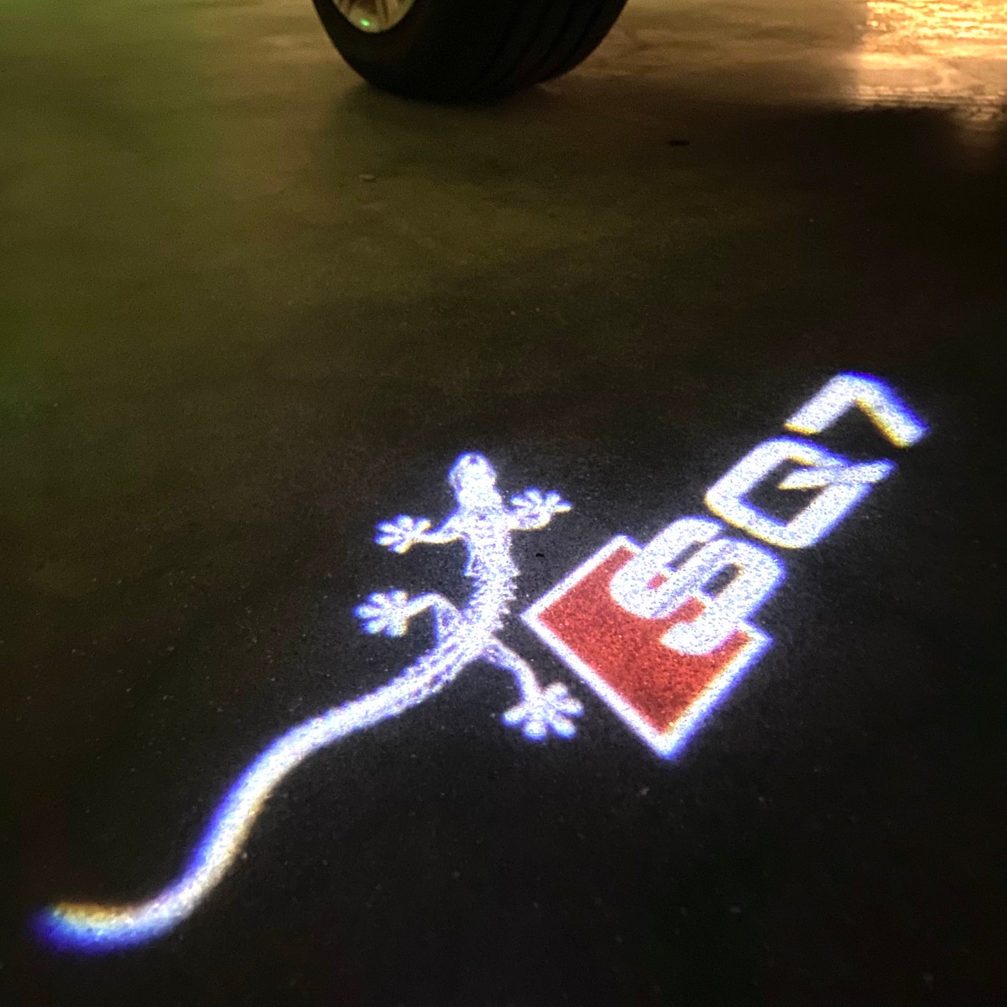 AUDI SQ7 LOGO PROJECTOT LIGHTS  (quantity 1 = 2 Logo Films /2 door lights）Nr.12B38