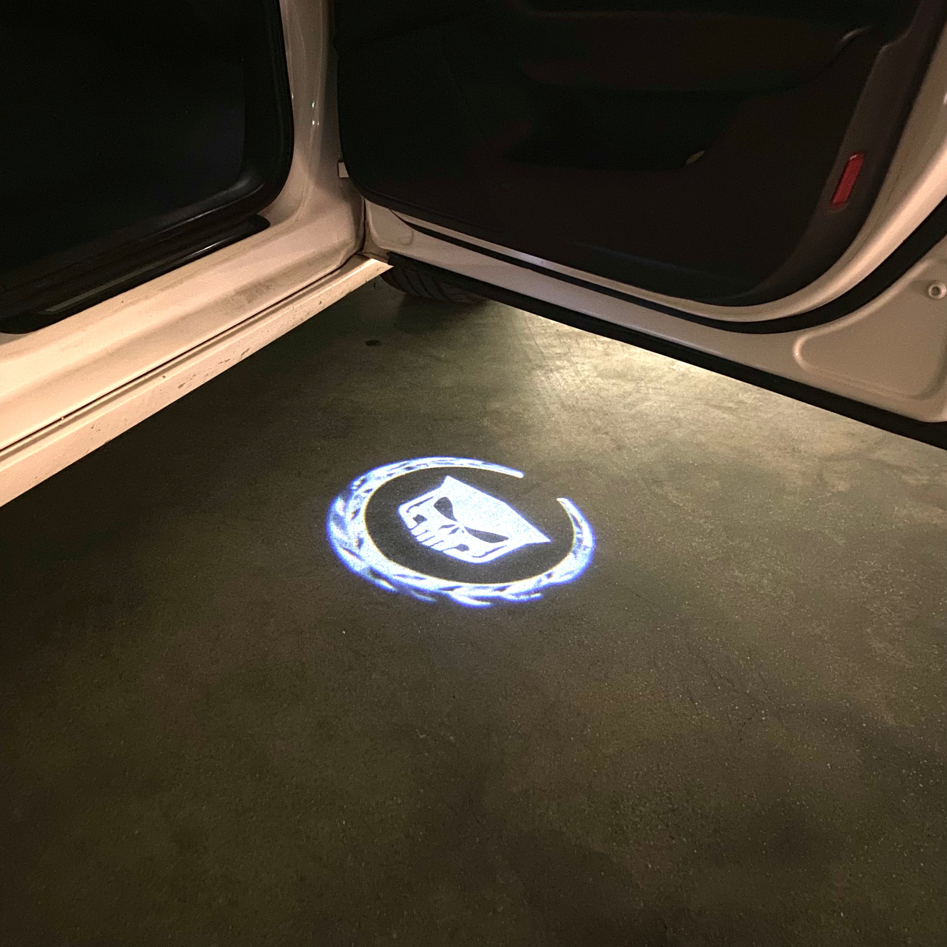 CADILLAC ORIGINAL LOGO PROJECTOT LIGHTS Nr.9770 (quantity 1 = 2 Logo Films /2 door lights）