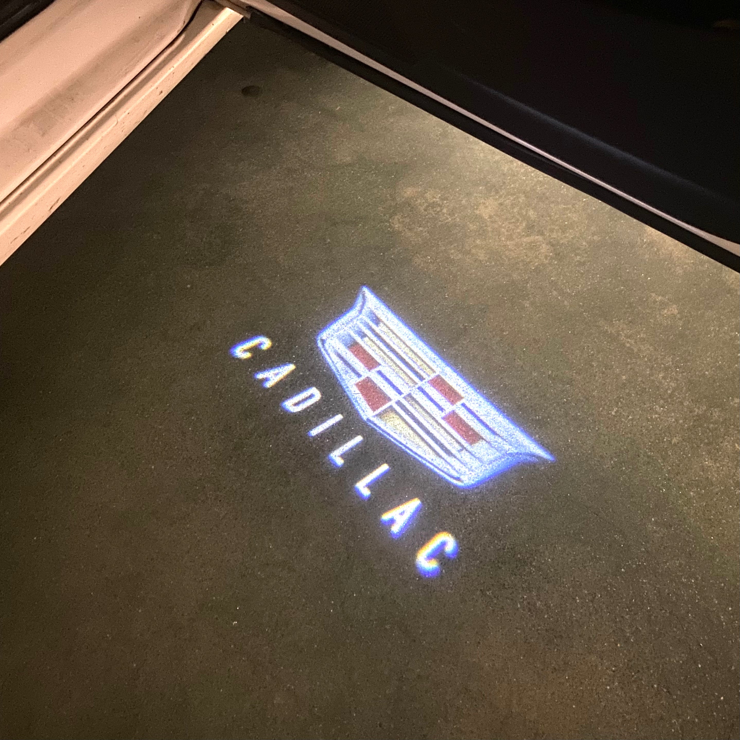 CADILLAC ORIGINAL LOGO PROJECTOT LIGHTS Nr.9775 (quantity 1 = 2 Logo Films /2 door lights）