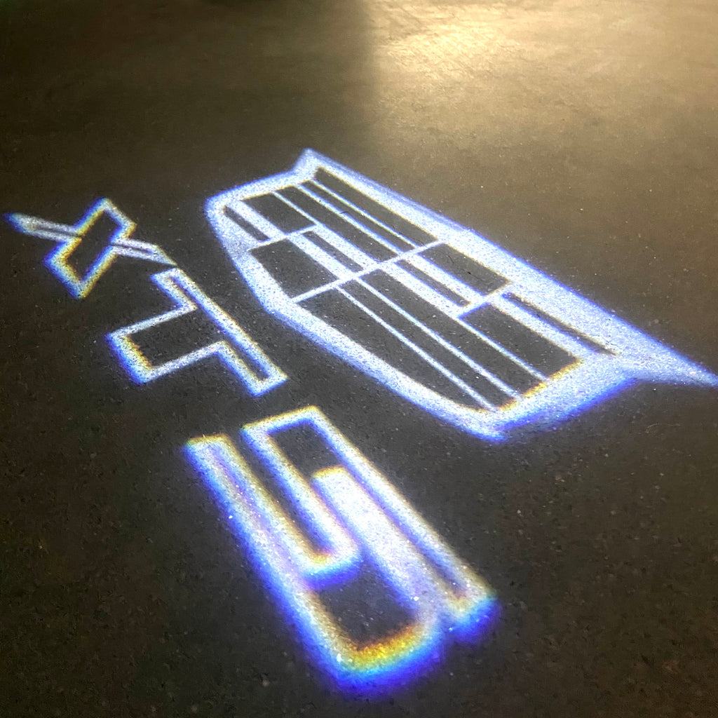 CADILLAC XT5 LOGO PROJECTOT LIGHTS Nr.9725 (quantity 1 = 2 Logo Films /2 door lights）