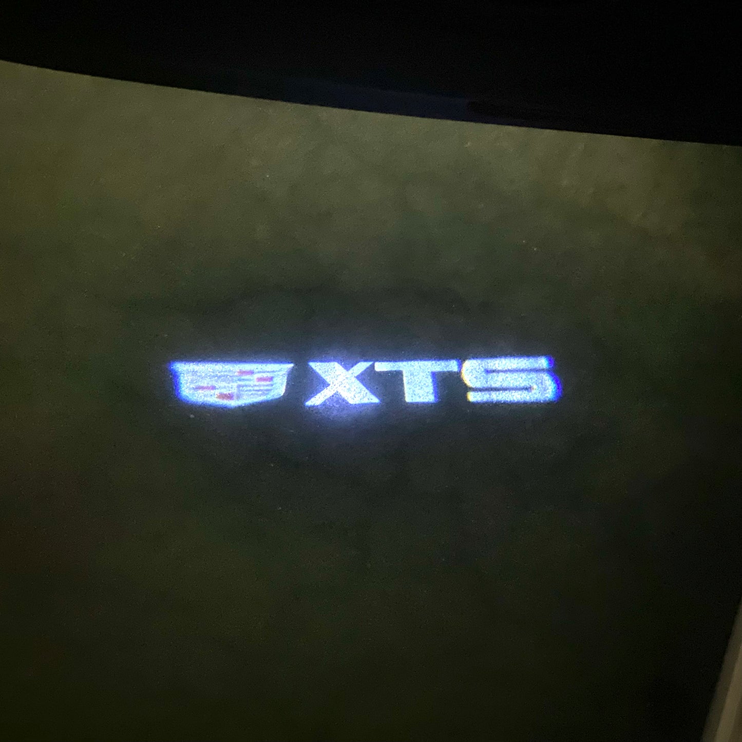CADILLAC XTS LOGO PROJECTOT LIGHTS Nr.9797 (quantity 1 = 2 Logo Films /2 door lights）