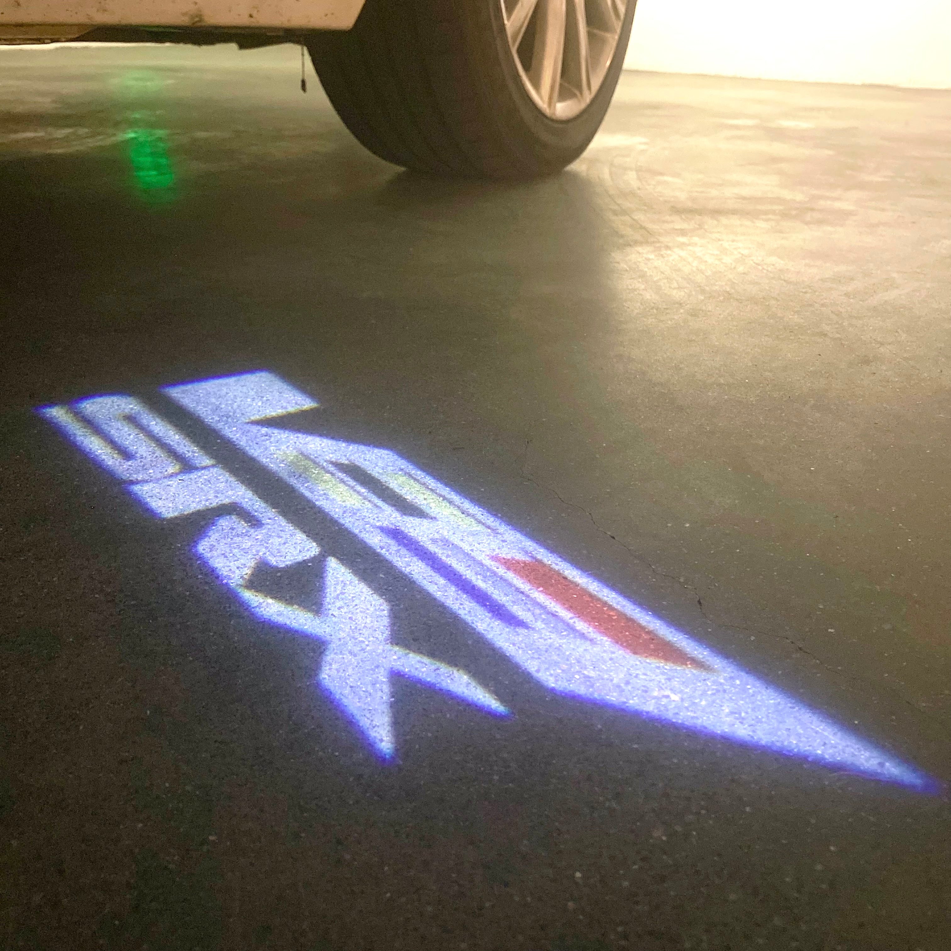 CADILLAC SRX LOGO PROJECTOT LIGHTS Nr.9753 (quantity 1 = 2 Logo Films /2 door lights）