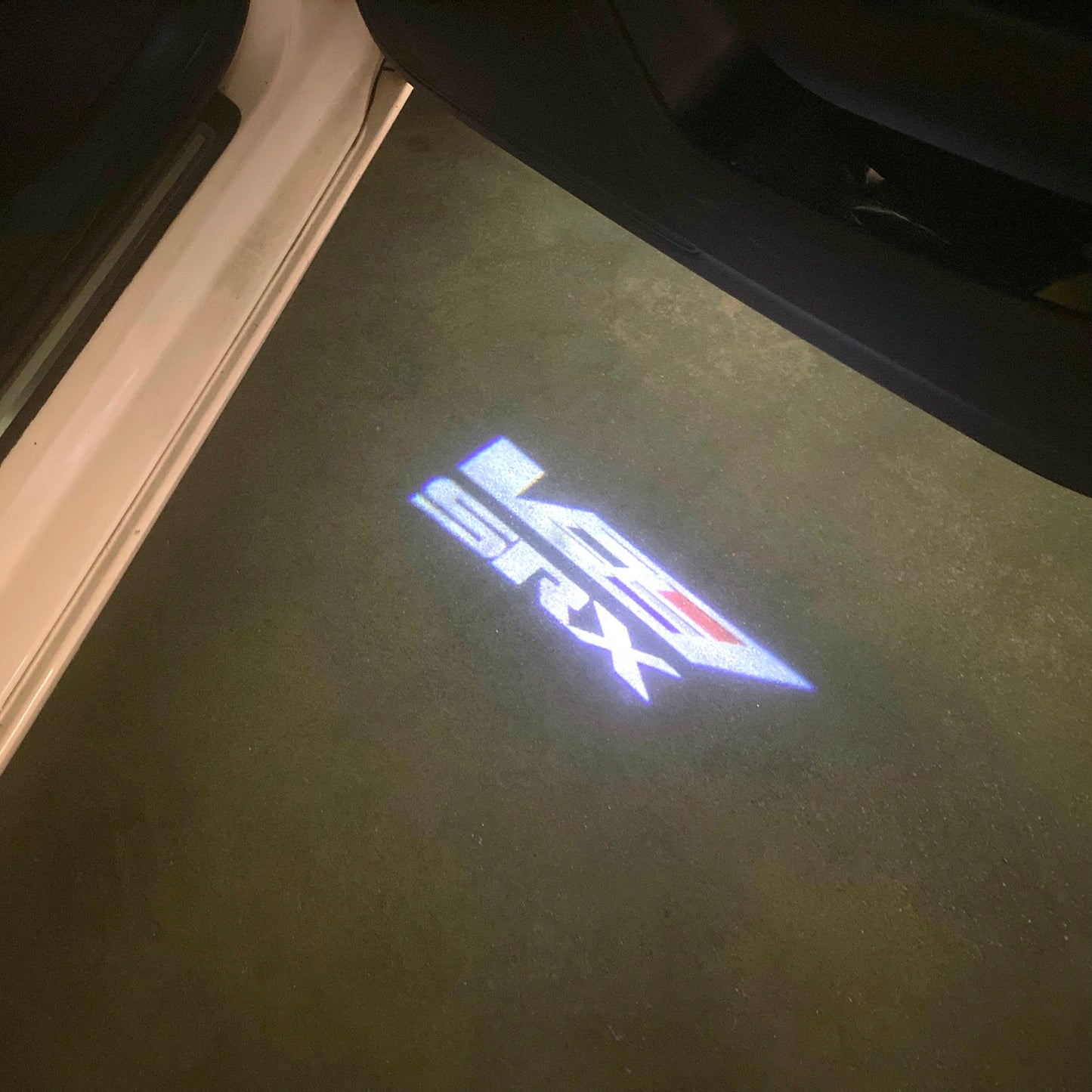 CADILLAC SRX LOGO PROJECTOT LIGHTS Nr.9753 (quantity 1 = 2 Logo Films /2 door lights）