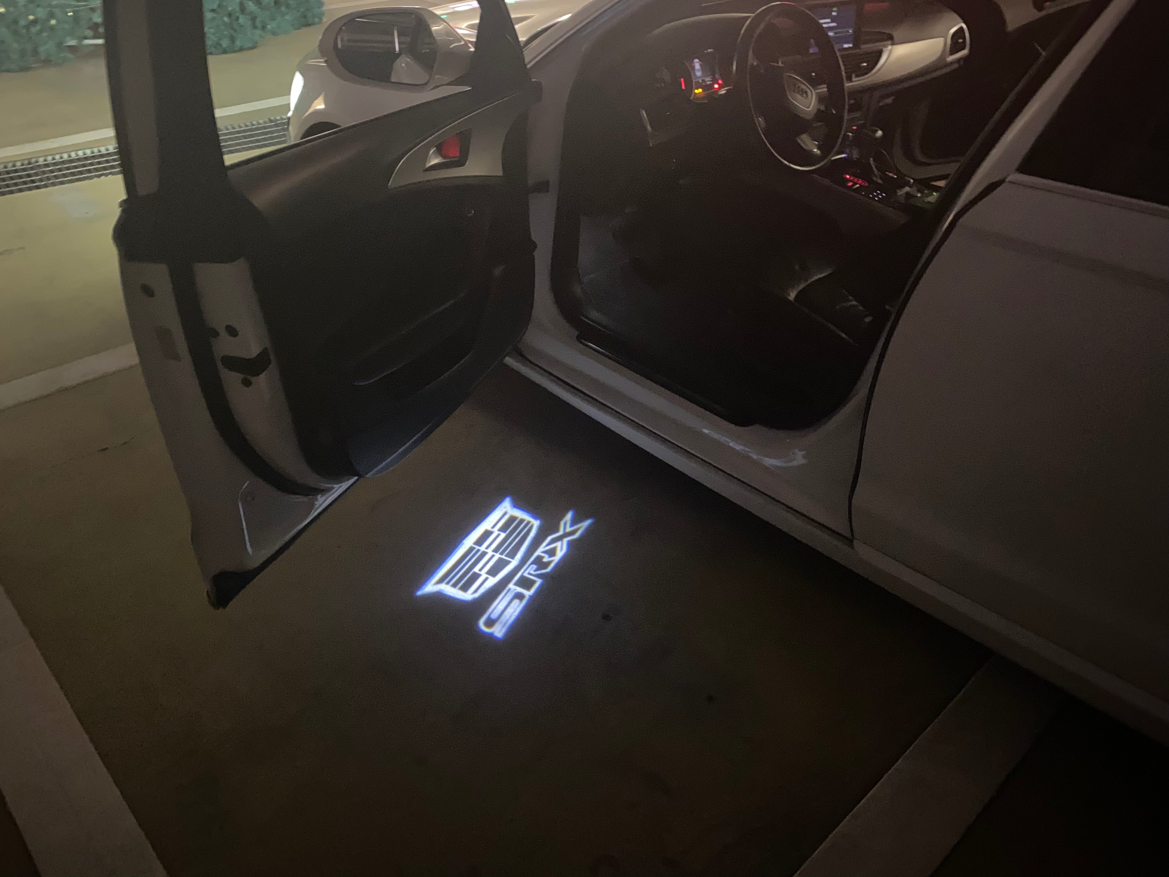 CADILLAC SRX LOGO PROJECTOT LIGHTS Nr.9732 (quantity 1 = 2 Logo Films /2 door lights）