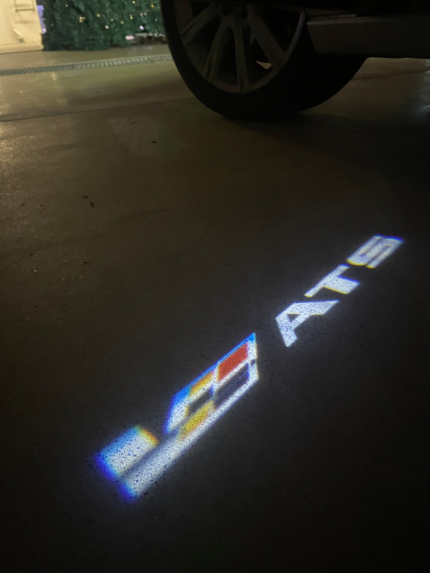 CADILLAC ATS LOGO PROJECTOT LIGHTS Nr.9807 (quantity 1 = 2 Logo Films /2 door lights）