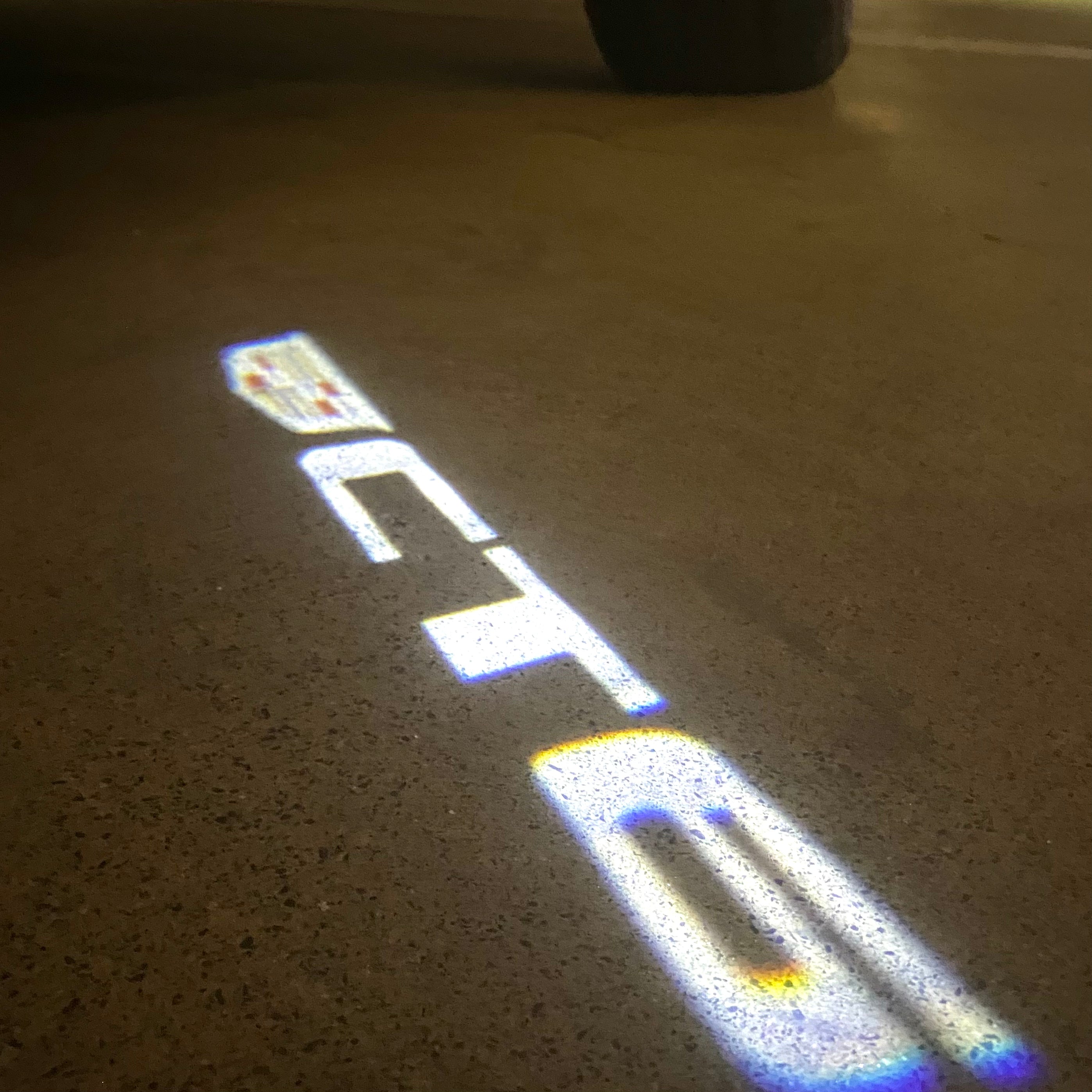 CADILLAC CT6 LOGO PROJECTOT LIGHTS Nr.9729 (quantity 1 = 2 Logo Films /2 door lights）