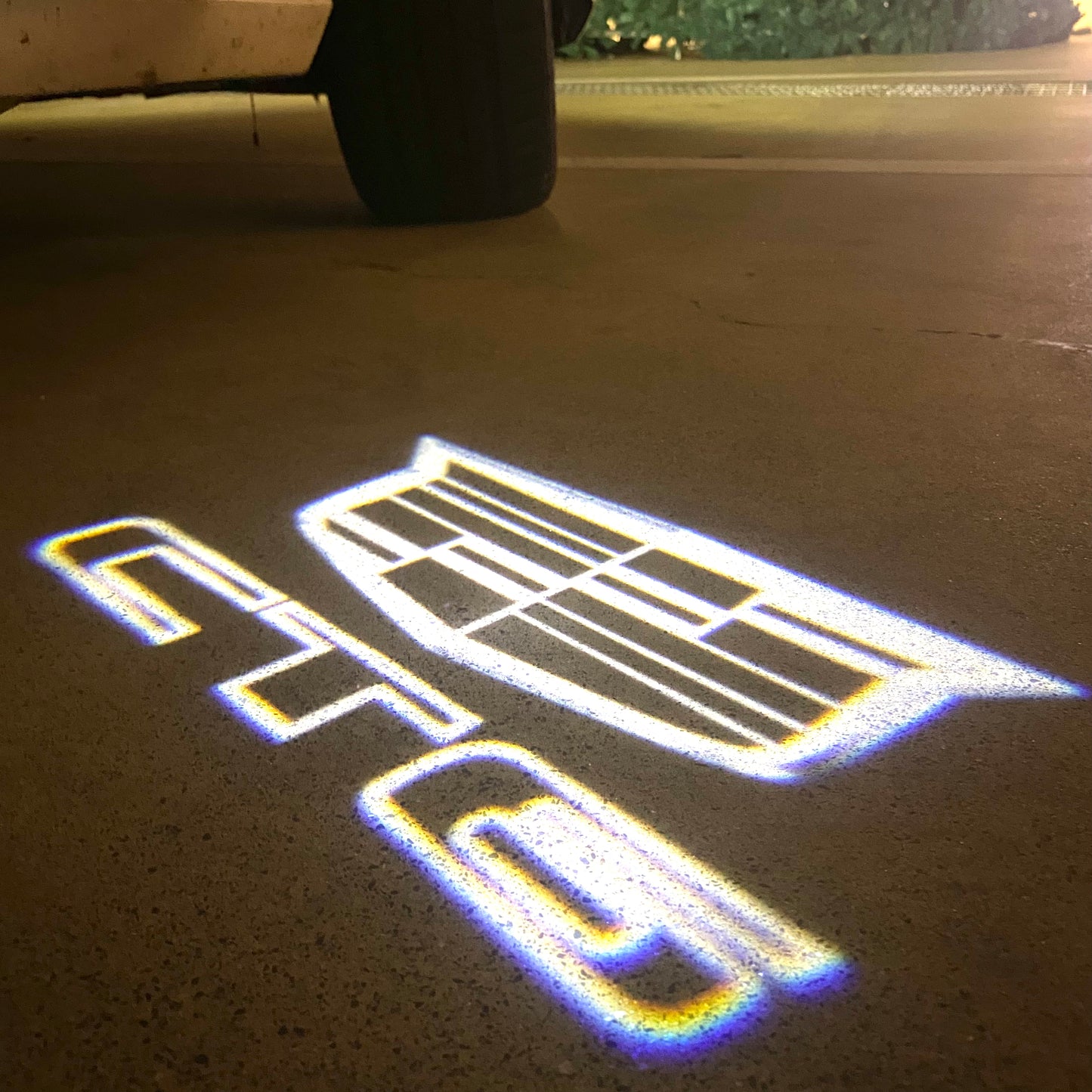 CADILLAC CT6 LOGO PROJECTOT LIGHTS Nr.9733 (quantity 1 = 2 Logo Films /2 door lights）