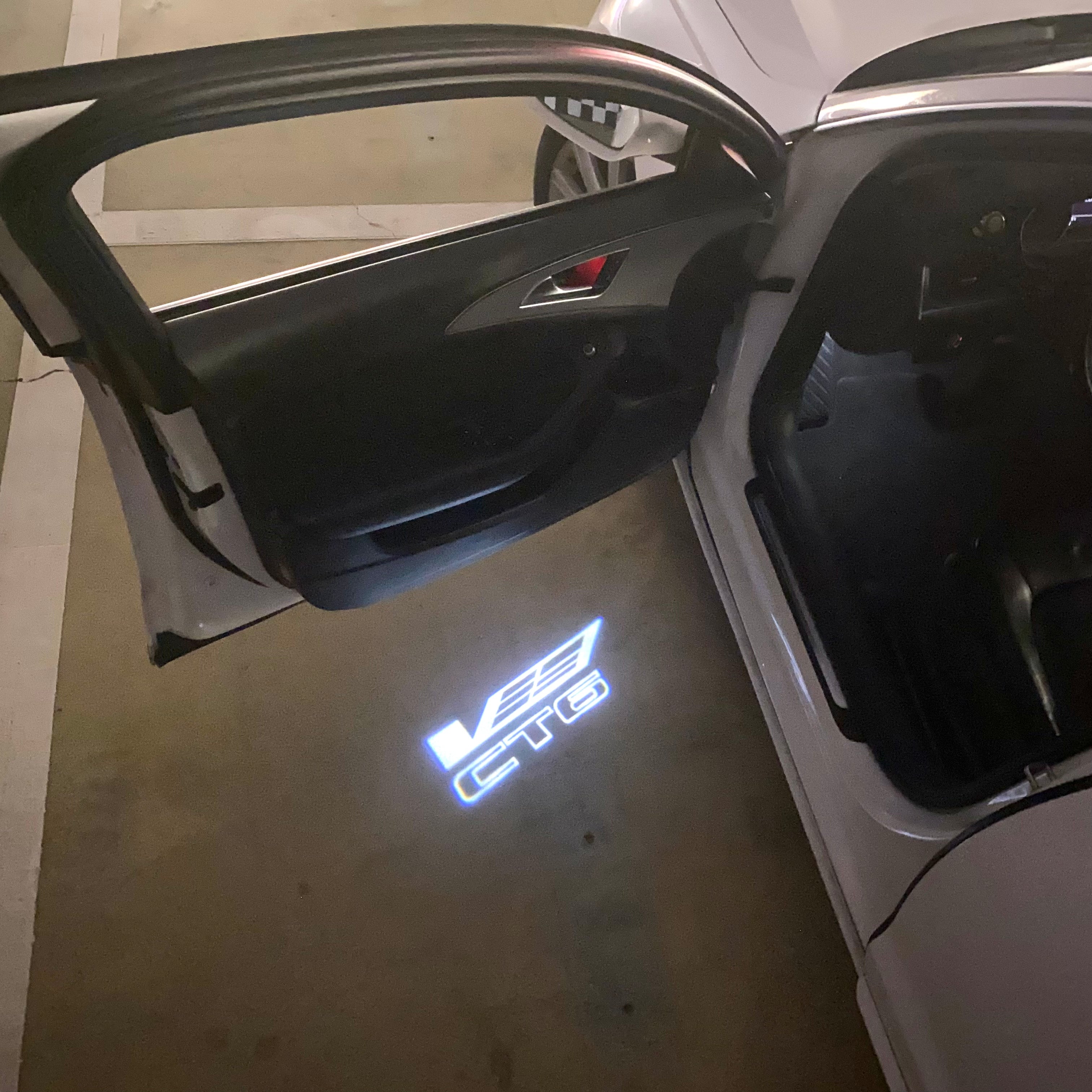 CADILLAC CT6 LOGO PROJECTOT LIGHTS Nr.9762 (quantity 1 = 2 Logo Films /2 door lights）