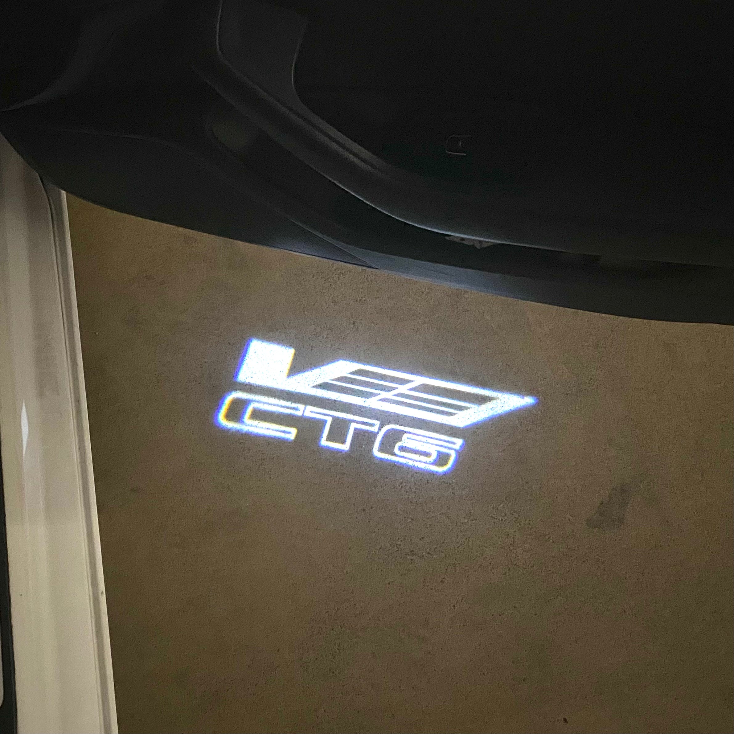 CADILLAC CT6 LOGO PROJECTOT LIGHTS Nr.9762 (quantity 1 = 2 Logo Films /2 door lights）