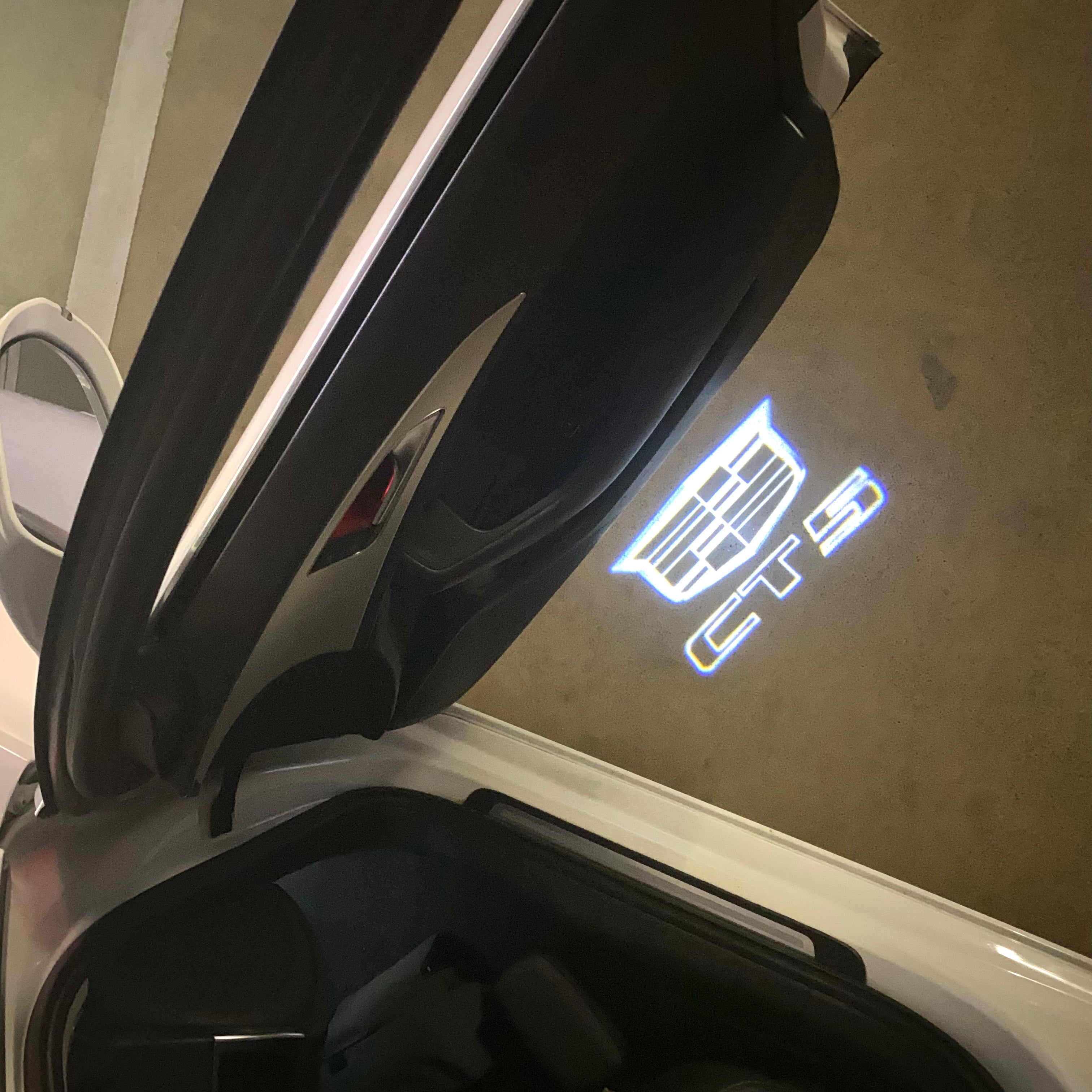 CADILLAC CT5 LOGO PROJECTOT LIGHTS Nr.9736 (quantity 1 = 2 Logo Films /2 door lights）