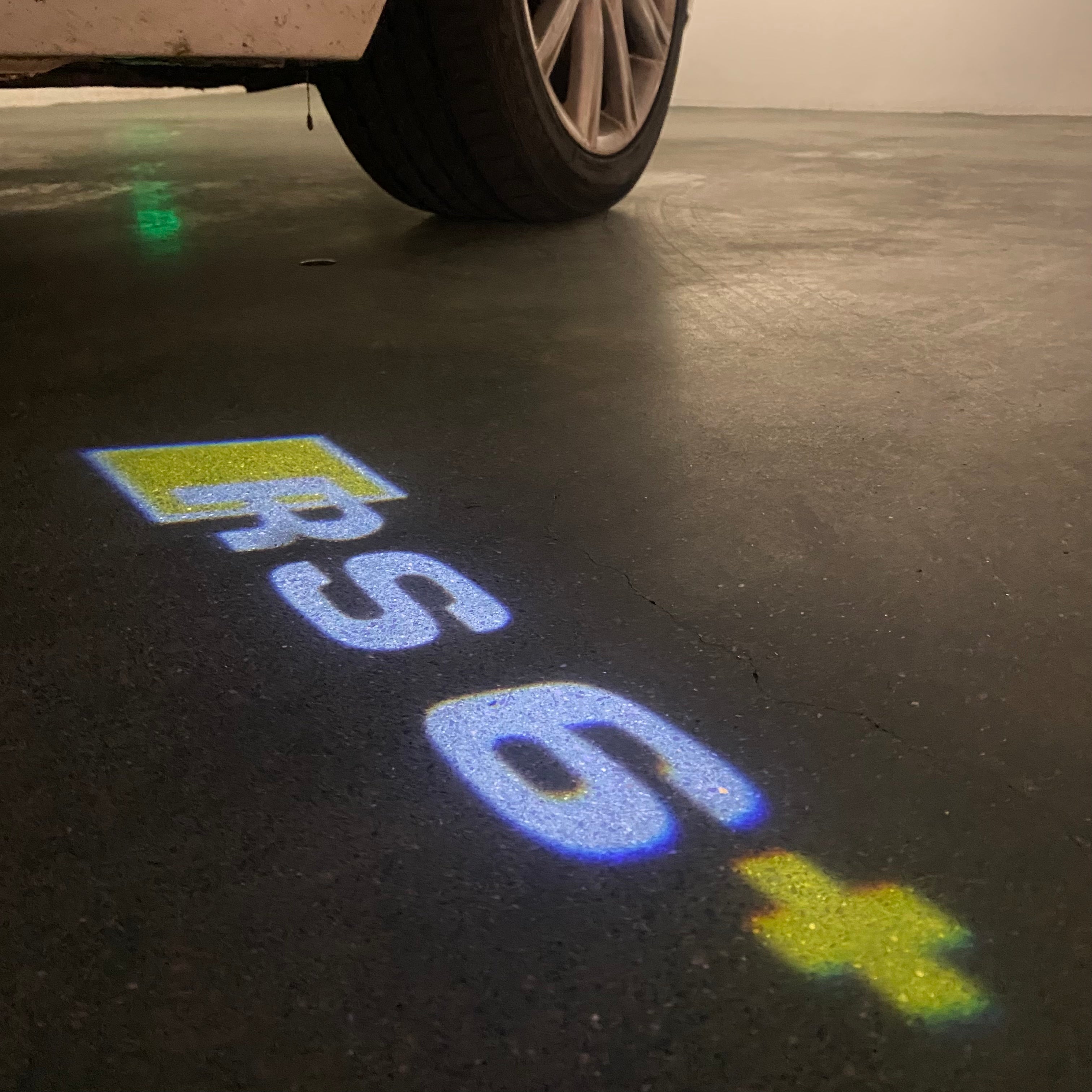 AUDI RS6+ LOGO PROJECTOT LIGHTS Nr.46Bgg (quantity 1 = 2 Logo Films /2 door lights）