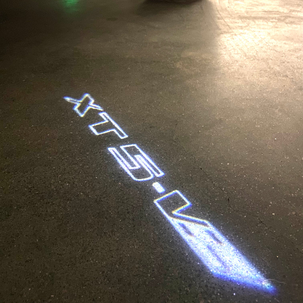 CADILLAC XT5 LOGO PROJECTOT LIGHTS Nr.9782 (quantity 1 = 2 Logo Films /2 door lights）