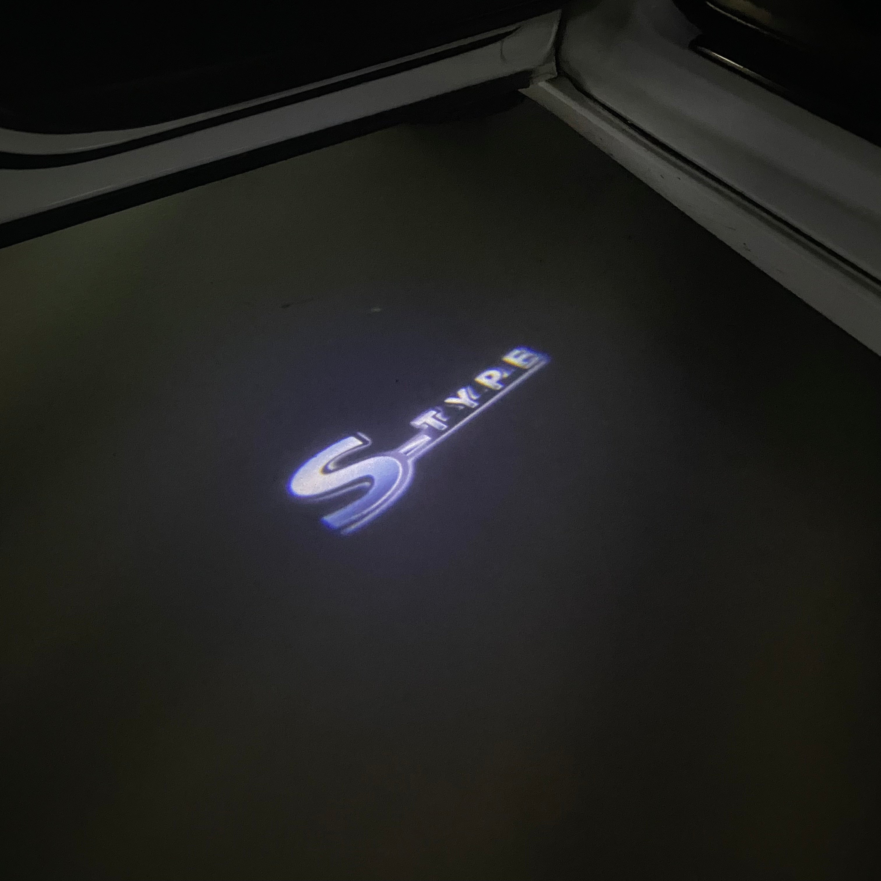 JAGUAR  S TYPE  LOGO PROJECROTR LIGHTS Nr.79  (quantity 1 = 1 sets/2 door lights)