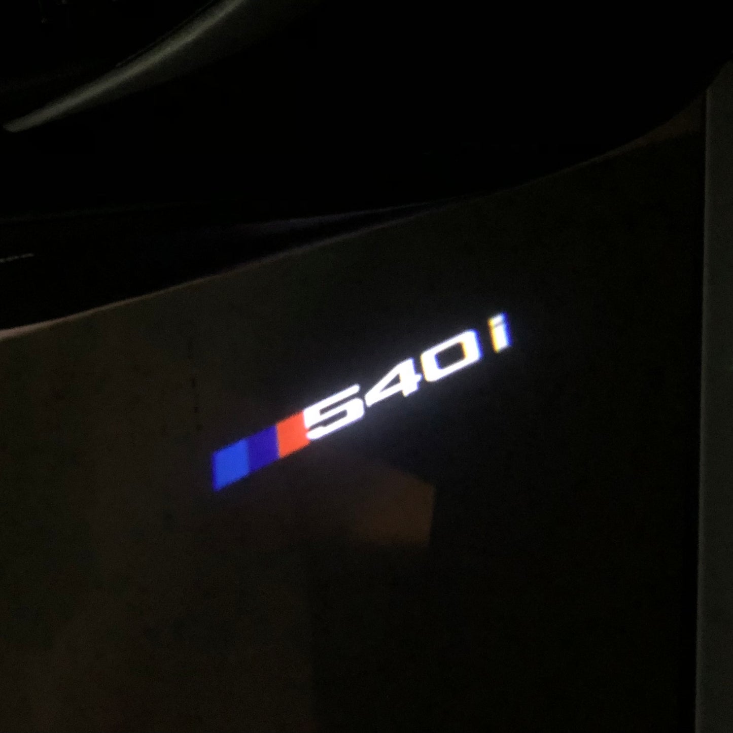 BMW  5 SERIES 540  LOGO PROJECTOT LIGHTS (quantity 1 = 1 sets/2 door lights) Nr.6024q74