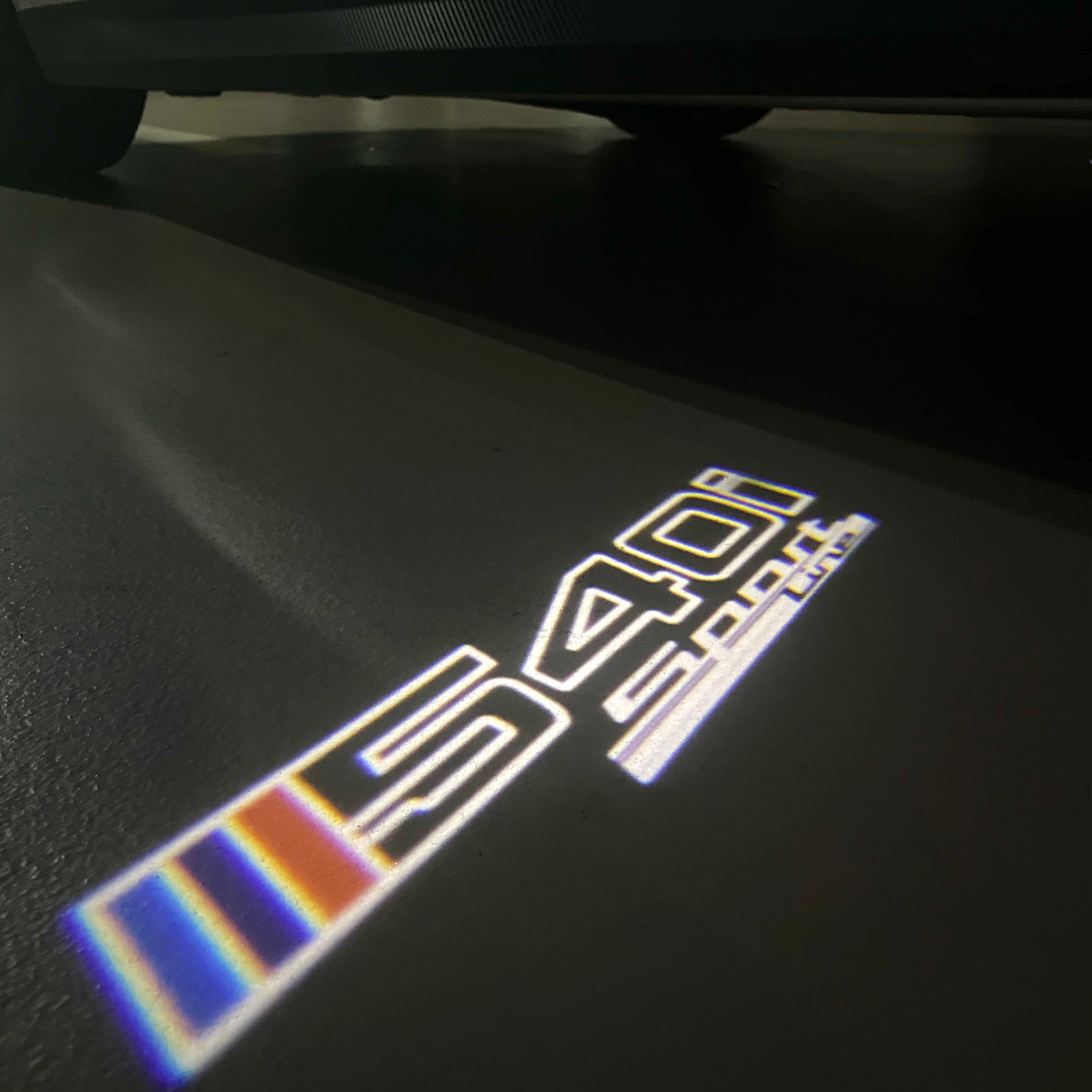 BMW  5 SERIES 540 i   LOGO PROJECTOT LIGHTS (quantity 1 = 1 sets/2 door lights) Nr.6024q96