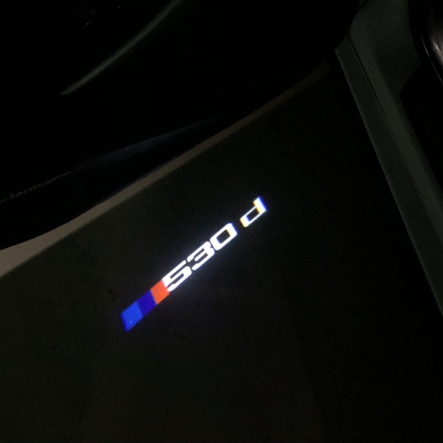 BMW  5 SERIES 530  LOGO PROJECTOT LIGHTS (quantity 1 = 1 sets/2 door lights) Nr.6024q70