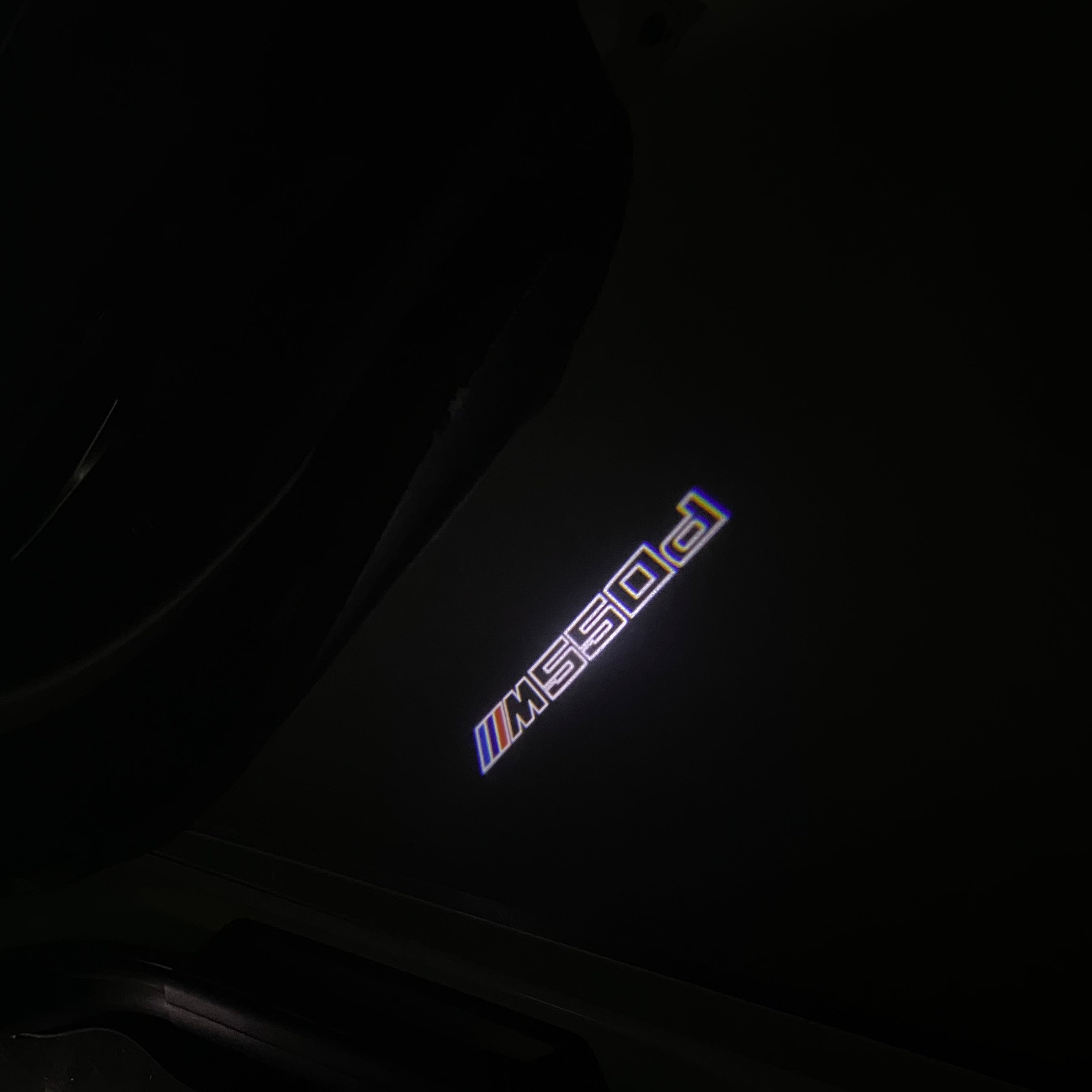BMW 5 SERIES M550 d  LOGO PROJECTOT LIGHTS (quantity 1 = 1 sets/2 door lights) Nr.6024q57