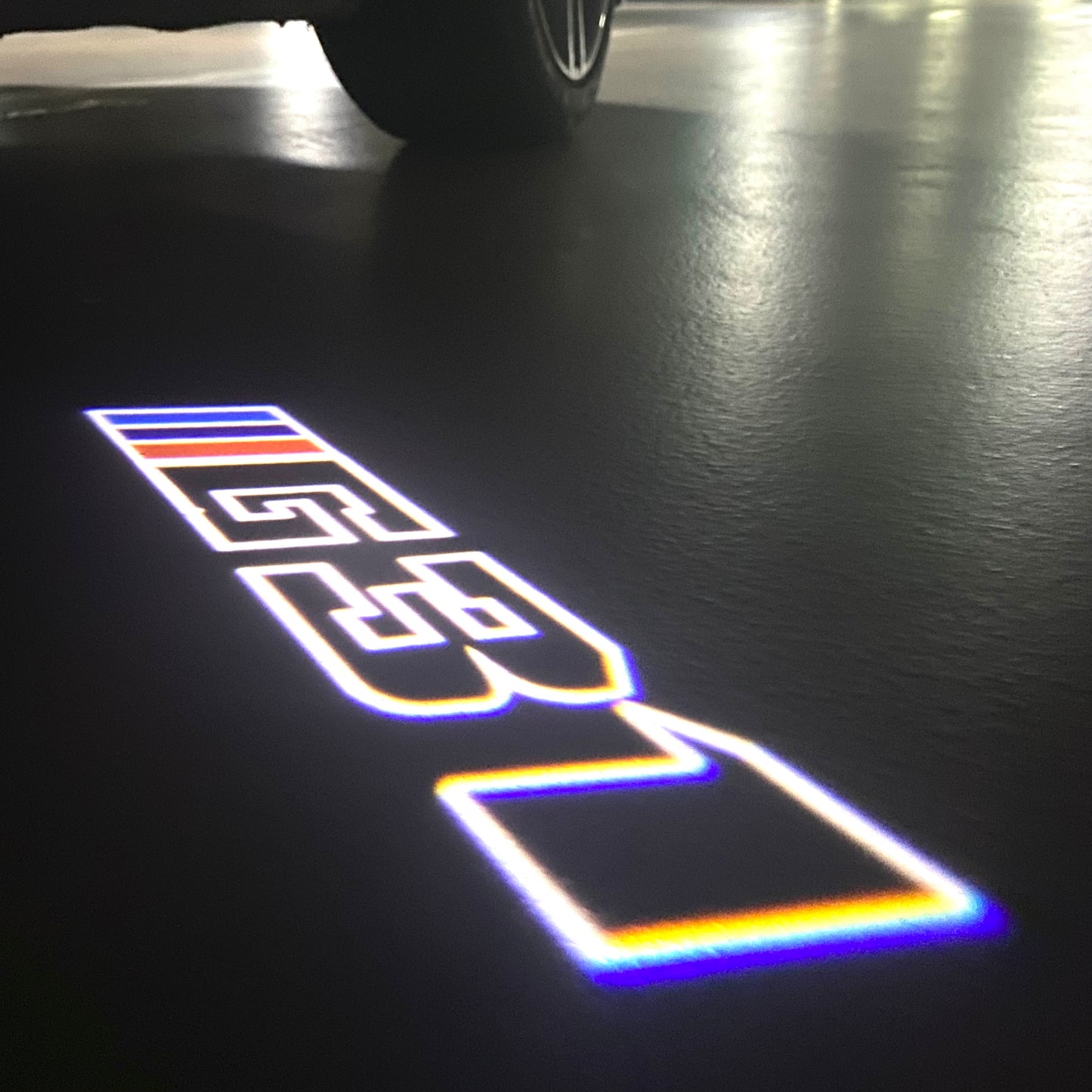 BMW  5 SERIES G31 G31   LOGO PROJECTOT LIGHTS (quantity 1 = 1 sets/2 door lights) Nr.6024q90