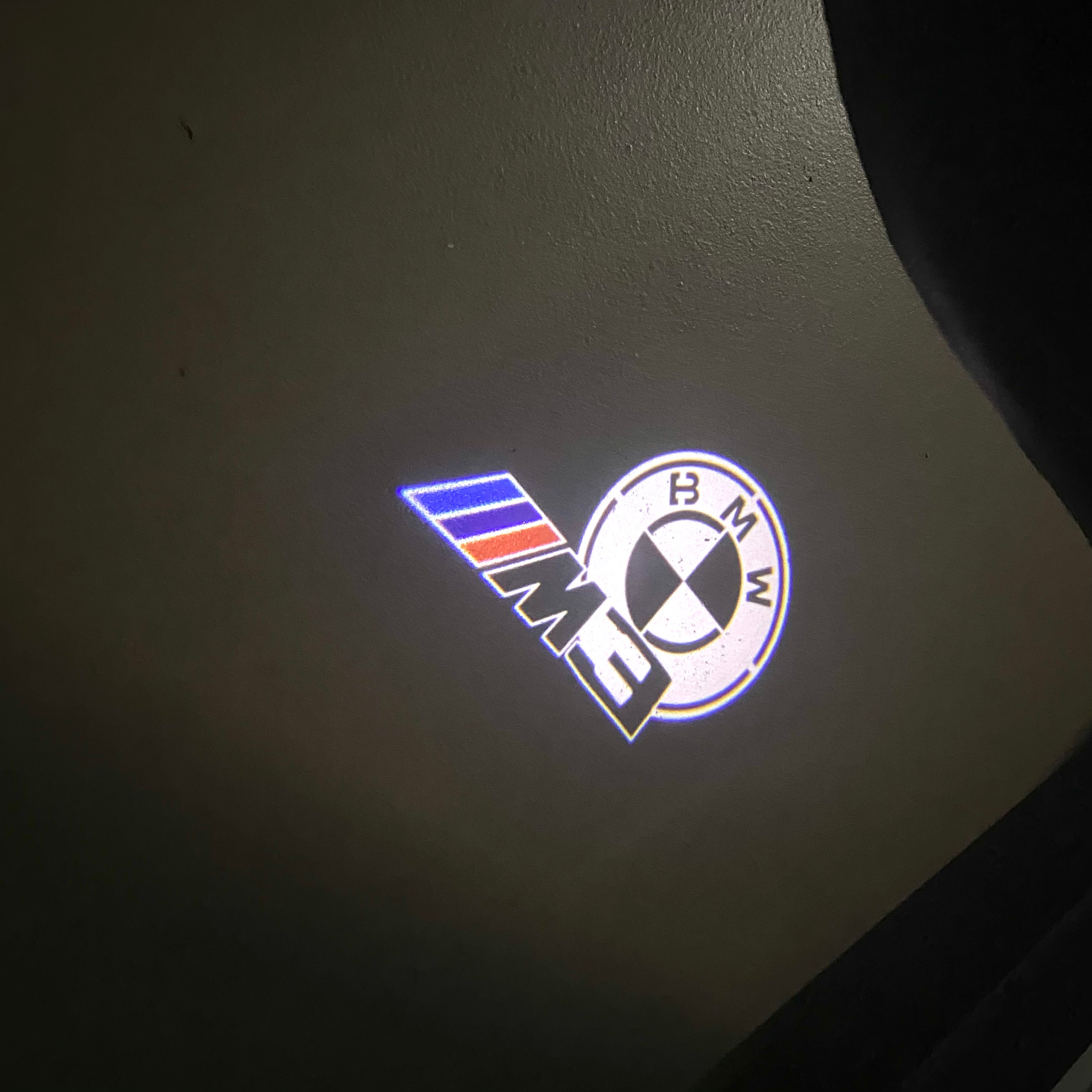 BMW 3 SERIES M3  LOGO PROJECTOT LIGHTS (quantity 1 = 1 sets/2 door lights) Nr.6024q44