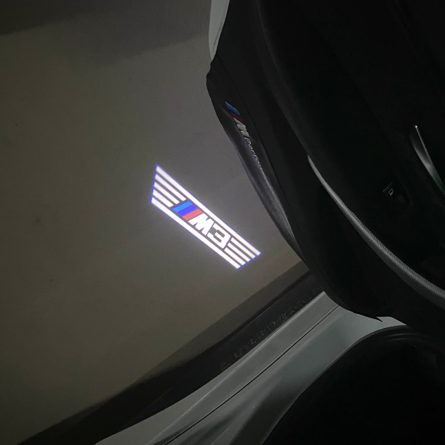 BMW 3 SERIES M3  LOGO PROJECTOT LIGHTS (quantity 1 = 1 sets/2 door lights) Nr.6024q31