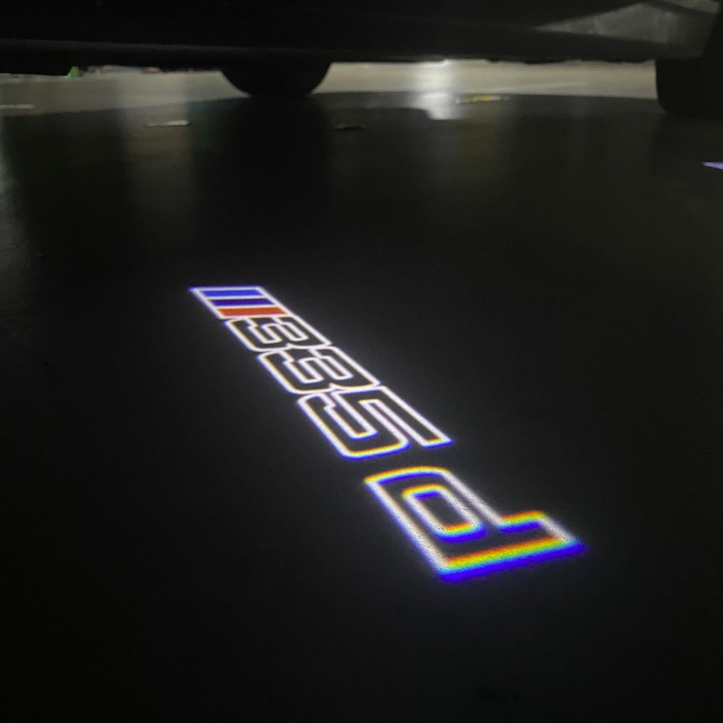 BMW 3 SERIES  335 d    LOGO PROJECTOT LIGHTS (quantity 1 = 1 sets/2 door lights) Nr.6024q42